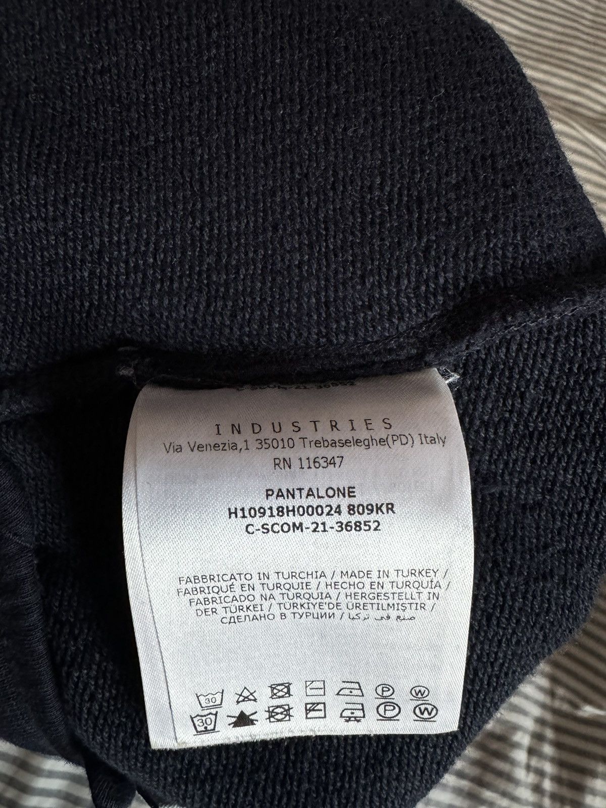 Moncler Moncler logo patch shorts Size US 29 - 5 Thumbnail