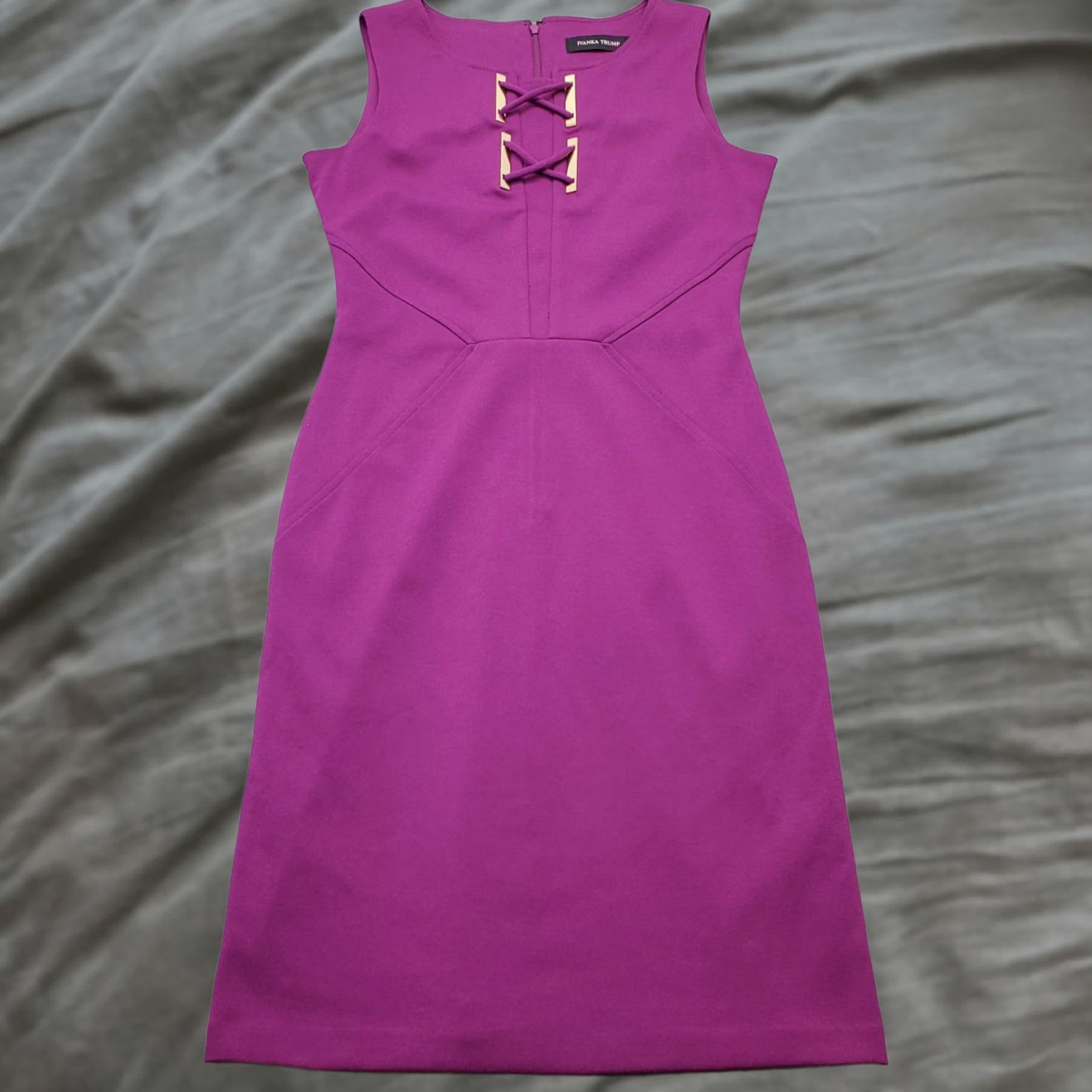 Vintage Ivanka Trump Sheath Dress Women 4 Purple Round Neck Criss Cross Back Zip Sleeveless Midi 2010s Womens Size S / US 4 / IT 40 - 1 Thumbnail