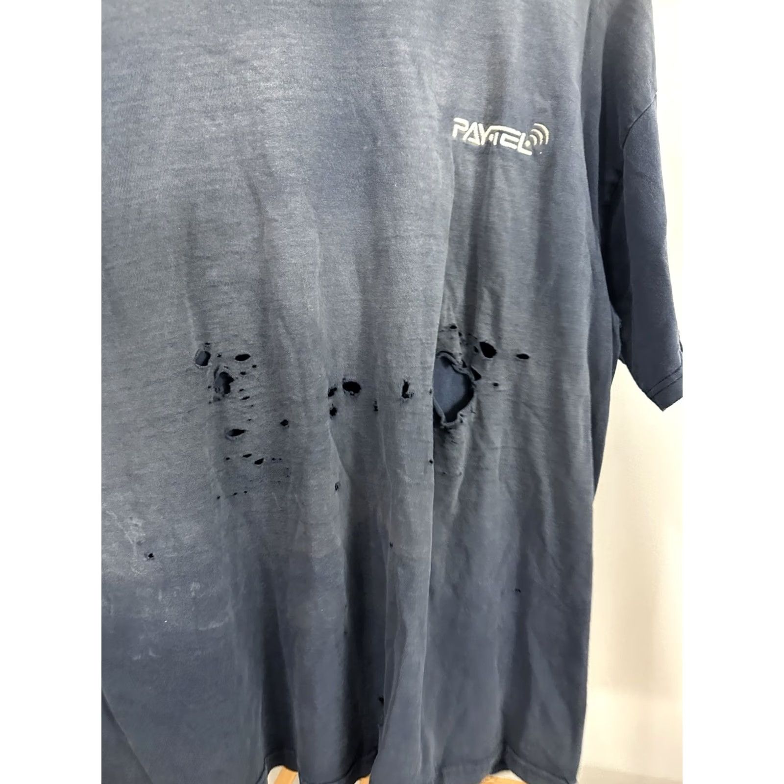 Gildan VTG Sun Gradient Thrashed Distressed Worn Work T-Shirt XL Gildan Blue Men Short Sleeve Shirt Size US XL / EU 56 / 4 - 8 Thumbnail