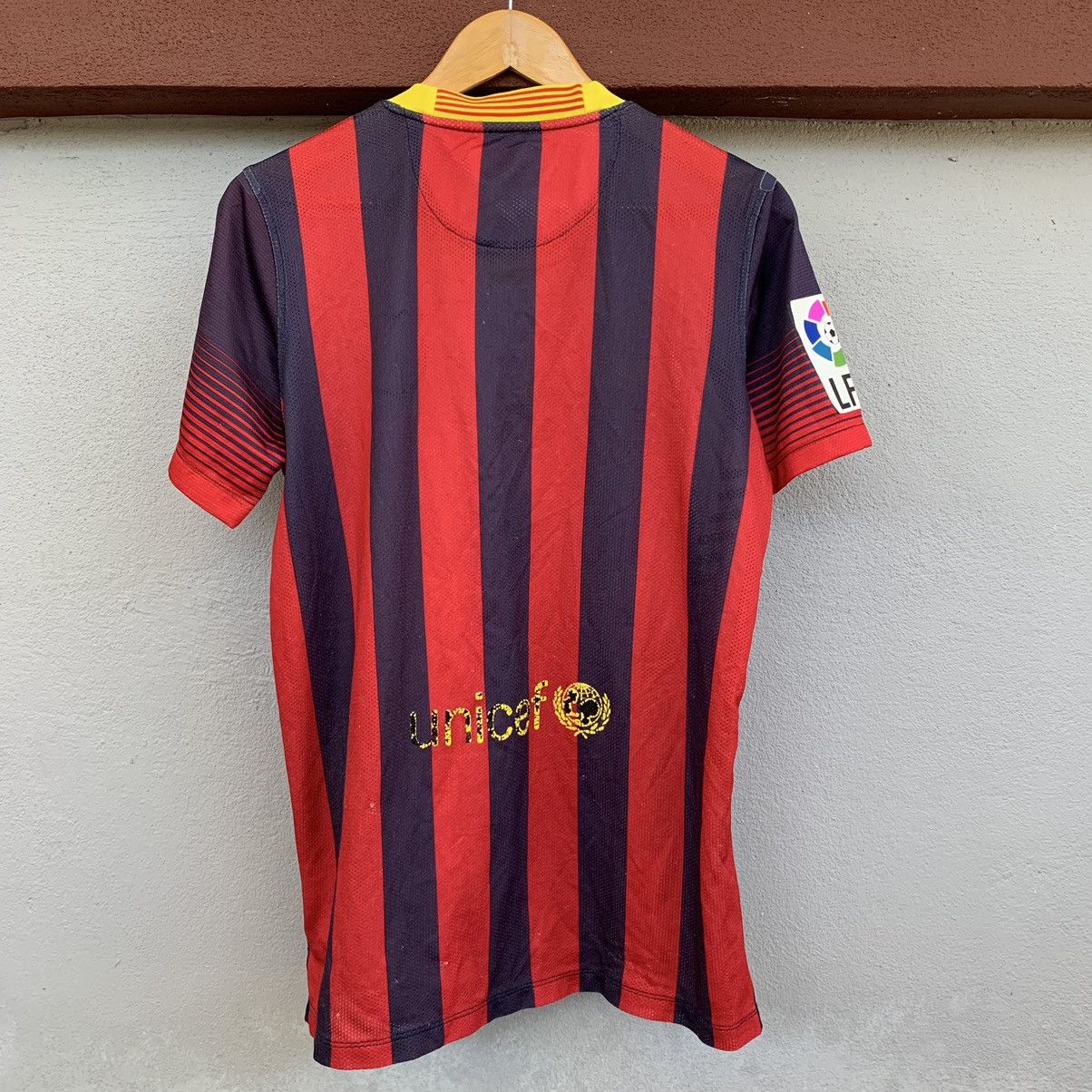 Nike 2013 2014 Barcelona Jersey tee Size US L / EU 52-54 / 3 - 7 Thumbnail