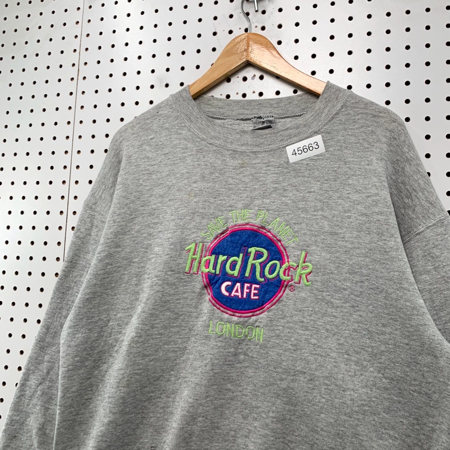 Vintage VINTAGE Hard Rock Cafe London Sweatshirt Mens Large Gray Embroidered Pullover Size US L / EU 52-54 / 3 - 3 Thumbnail