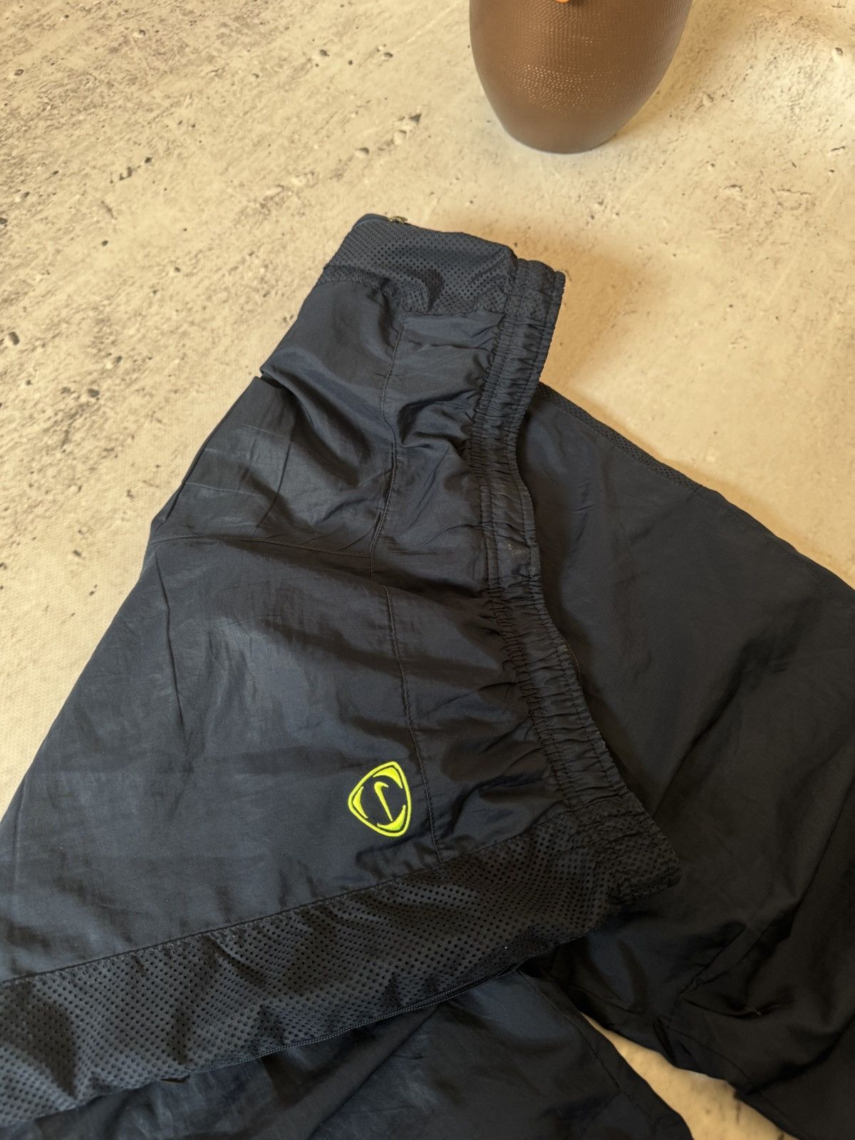 Nike × Vintage NIKE BARCELONA NYLON VINTAGE Y2K BAGGY FIT PANTS SWEATPANTS Size US 32 / EU 48 - 8 Thumbnail
