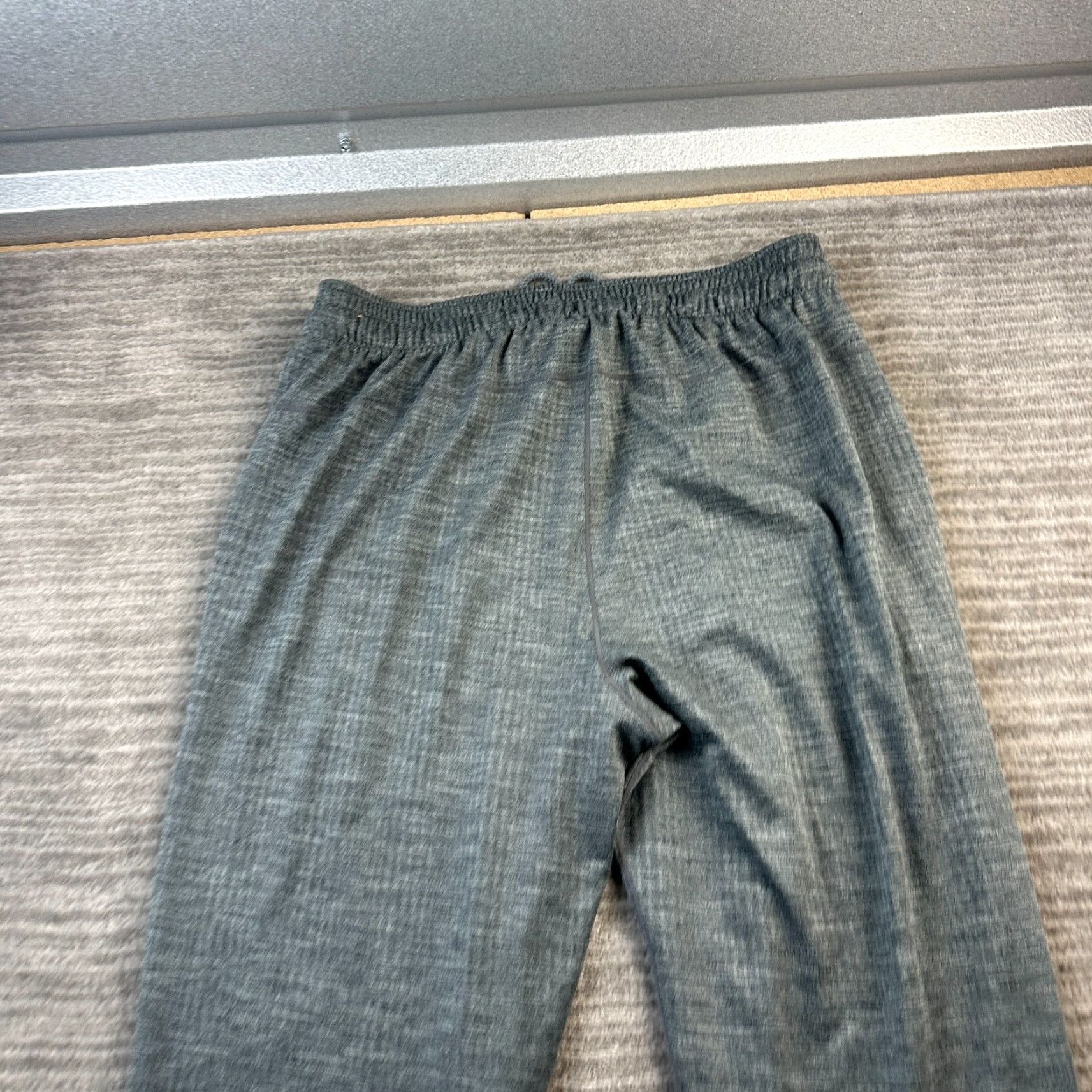 Nike Nike Yoga Pants Mens M Gray Dri-Fit Joggers with Pockets, Stretch, Inseam 29 in, Polyester Spandex, Regular Fit, Athletic Activewear Size US 31 - 6 Thumbnail