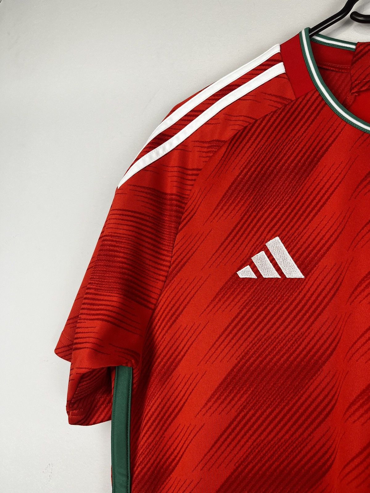 Adidas Adidas National team Wales 2022 home Jersey Size US M / EU 48-50 / 2 - 2 Thumbnail