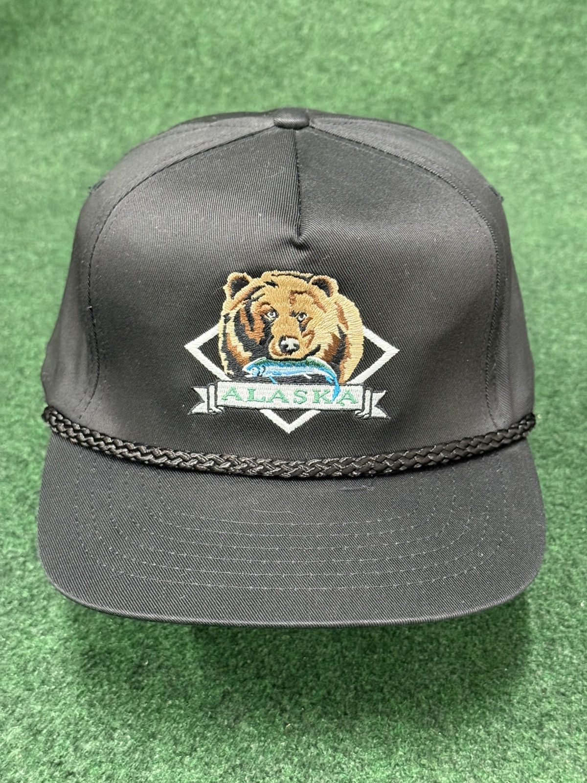 Vintage Vintage 90s Alaska Grizzly Bear Rope Snapback Hat Size ONE SIZE - 1 Thumbnail