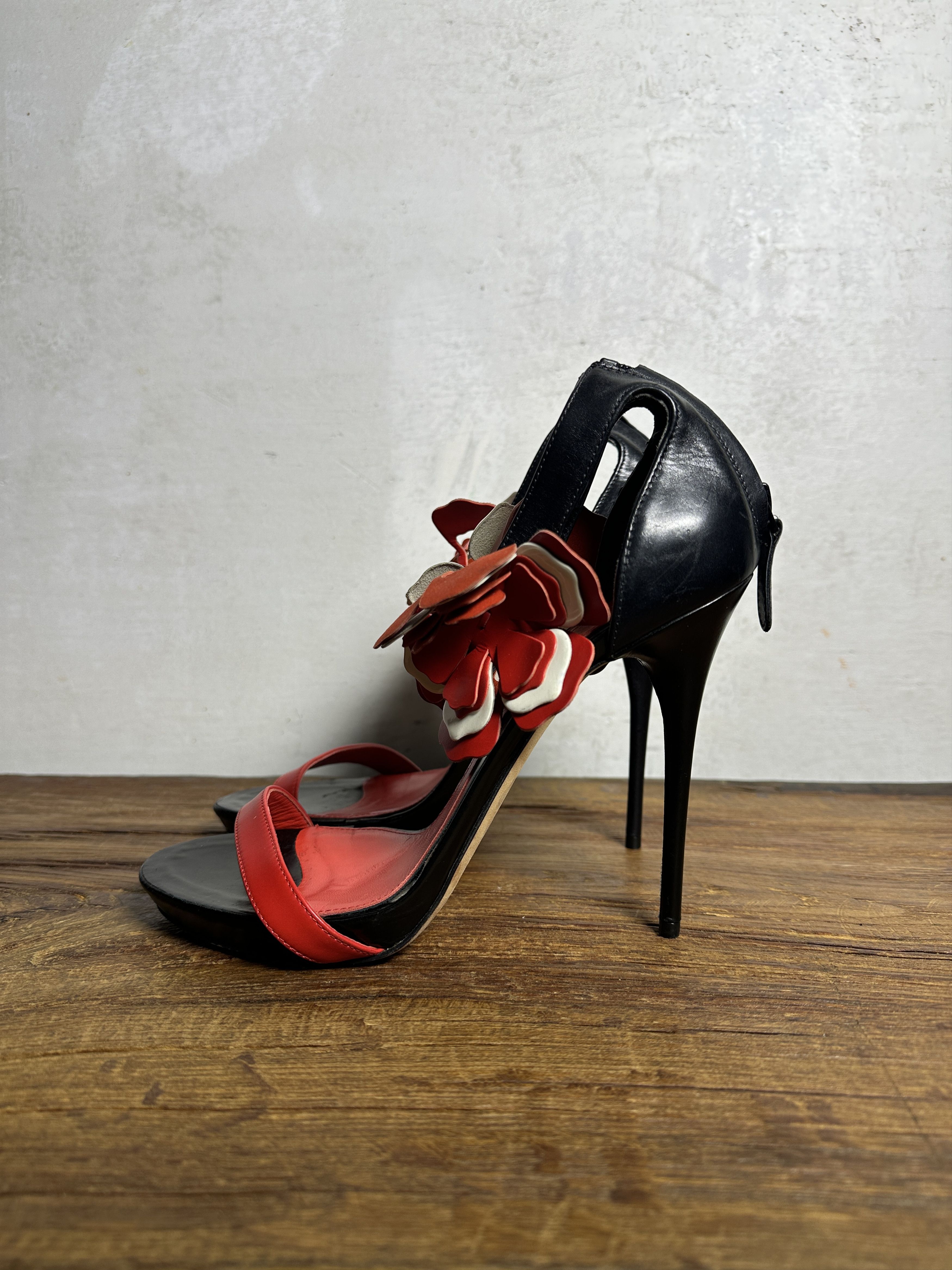 Alexander McQueen Alexander McQueen Flower-Embellished Heeled Sandals Size US 9 / IT 39 - 1 Thumbnail