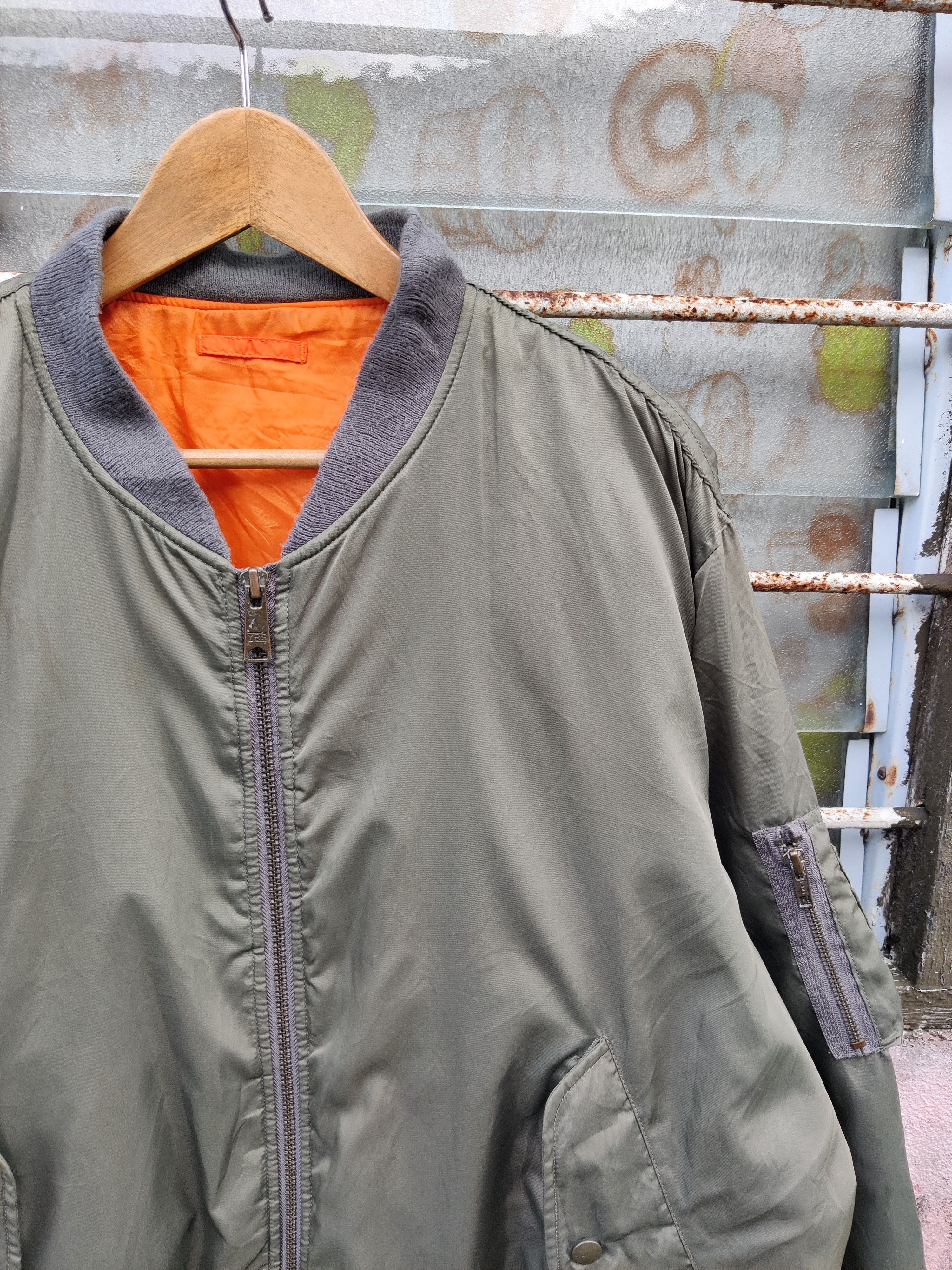 Japanese Brand Vintage Uniqlo Bomber Flight Jacket Size US L / EU 52-54 / 3 - 3 Thumbnail