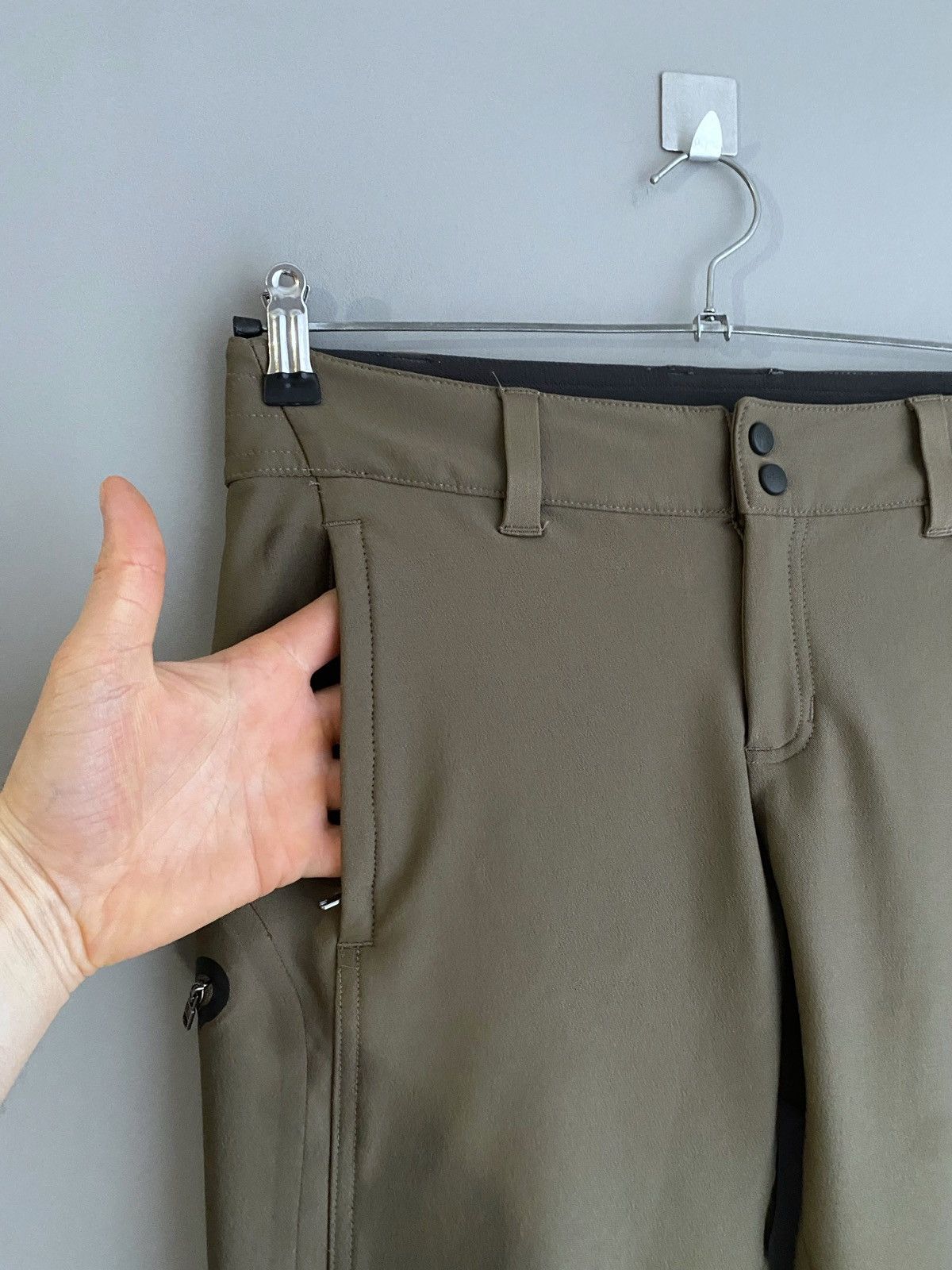 Nike ACG Nike ACG Women's Outdoor Hiking Pants, Size 8, W30/L31 Size 30" / US 8 / IT 44 - 4 Thumbnail