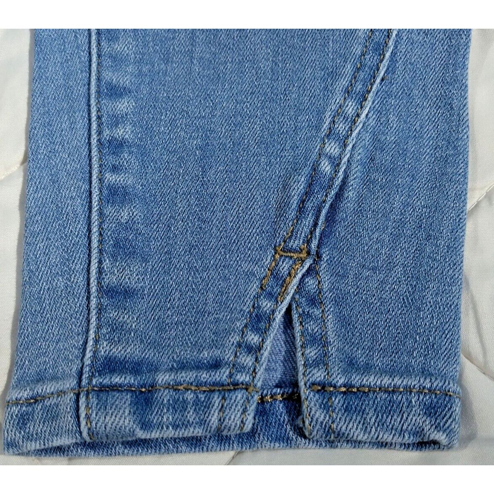 The Unbranded Brand Logo By Lori Goldstein Ladies Jeans 2P Light Stone Washed Size 25" / US 0 / IT 36 - 6 Thumbnail
