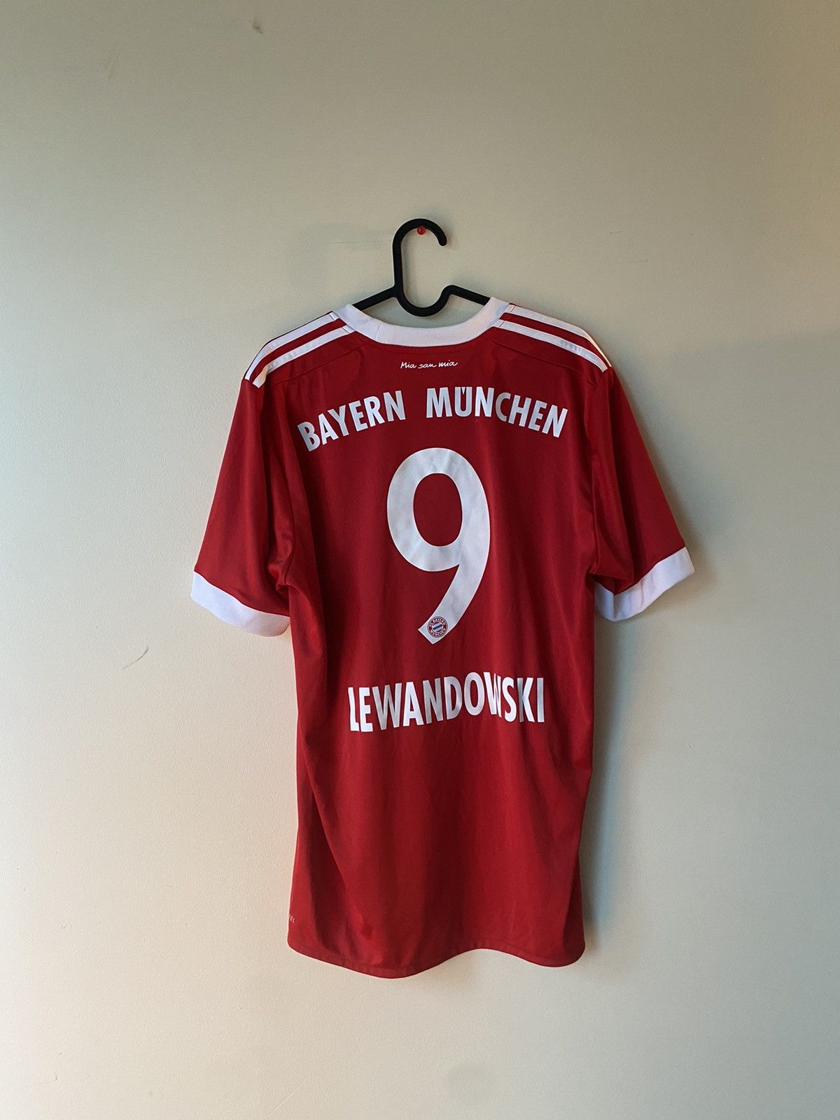 Adidas Robert Lewandowski Bayern Munich 2017 Size US L / EU 52-54 / 3 - 5 Thumbnail