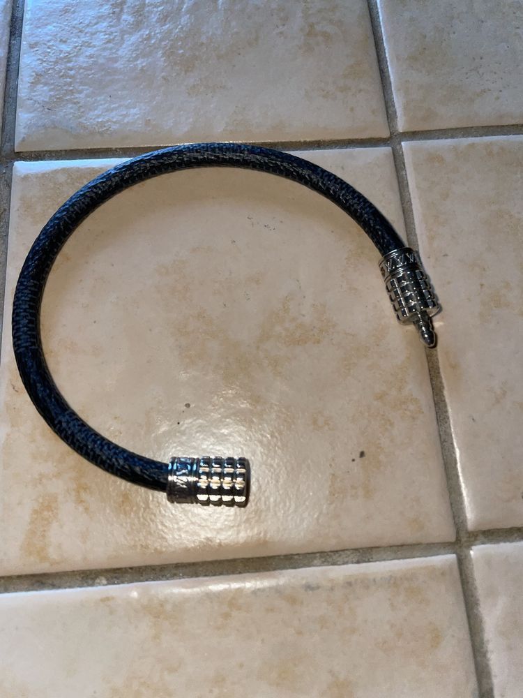Louis Vuitton Louis Vuitton Leather Bracelet BC0237 Size ONE SIZE - 1 Thumbnail