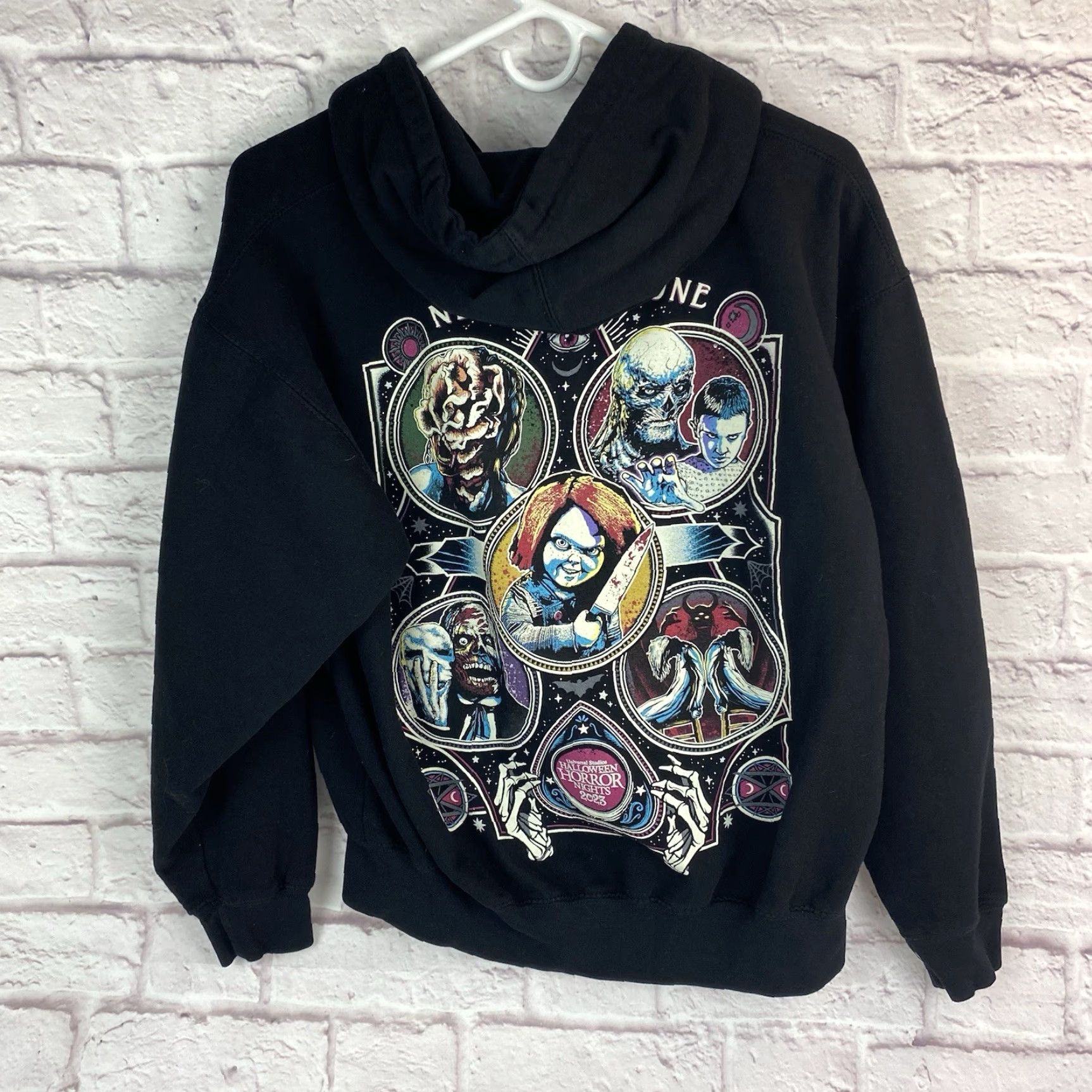Vintage Univeral Studios Hoodie Adult Small 2023 Halloween Horror Nights Never Go Alone Size US S / EU 44-46 / 1 - 5 Thumbnail