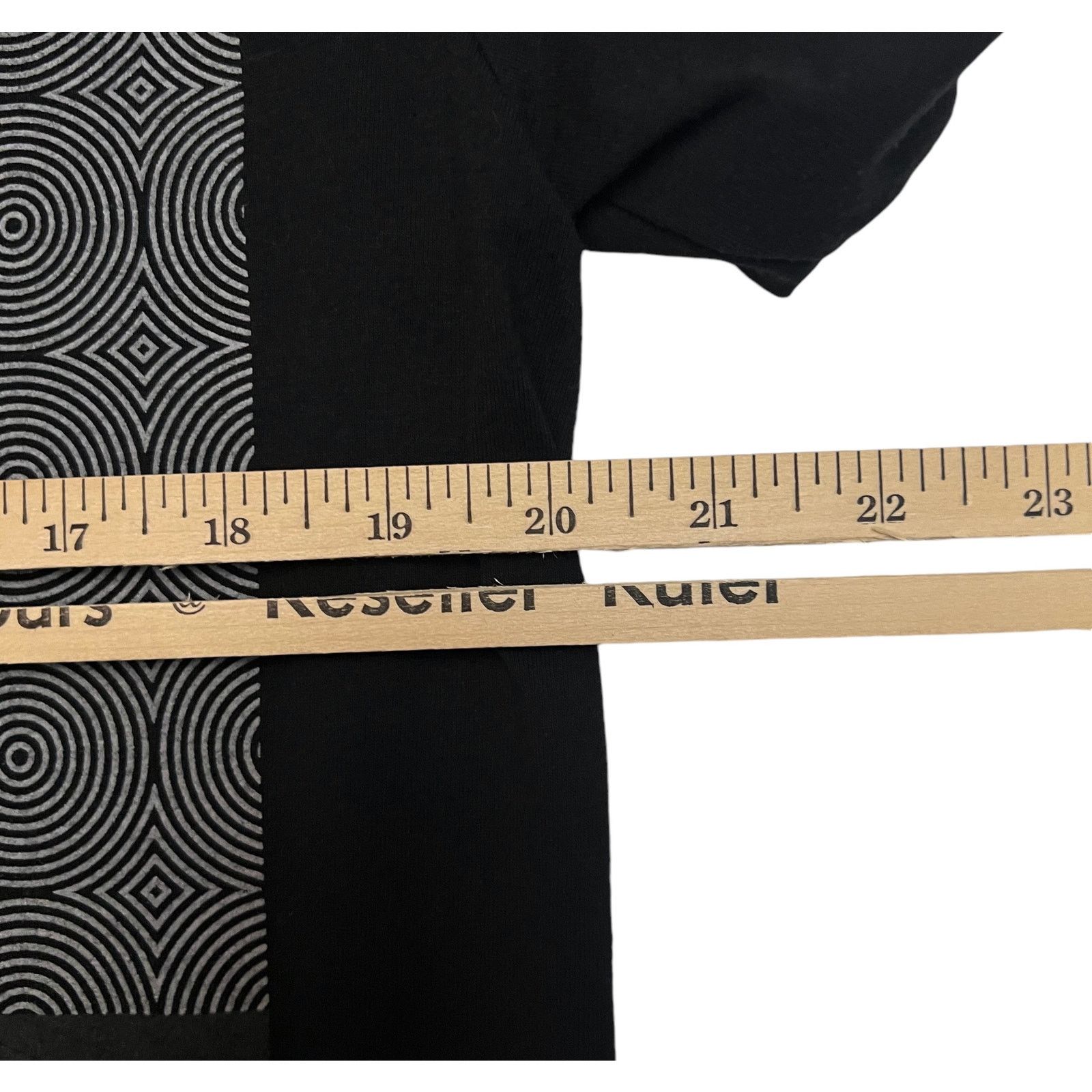 Disney Disney Mickey Mouse Silhouette Hypnotic Patterns Black Shirt Size US S / EU 44-46 / 1 - 6 Thumbnail