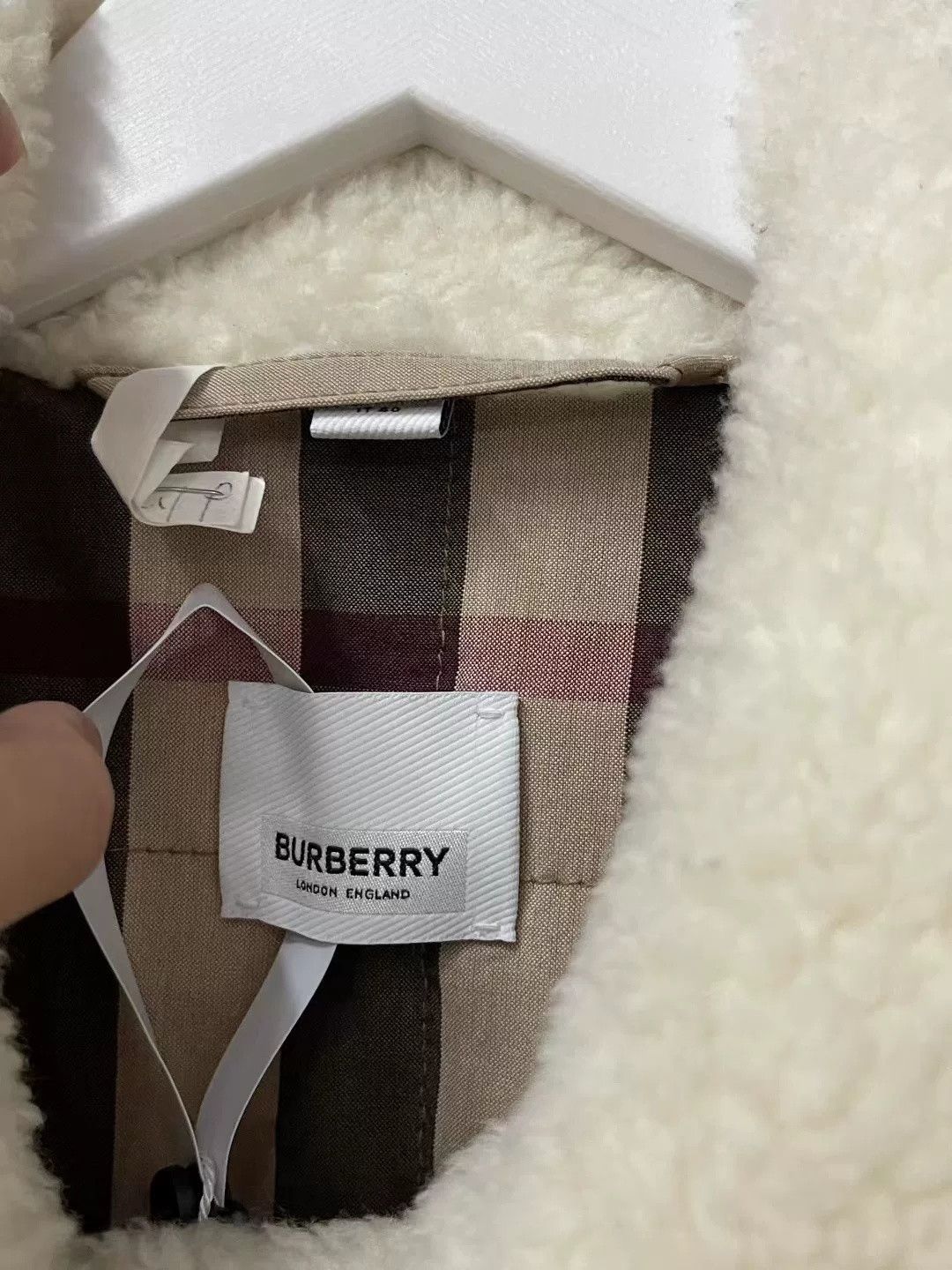 Burberry Burberry White Embroidered TB Teddy Coat Size US S / EU 44-46 / 1 - 7 Thumbnail