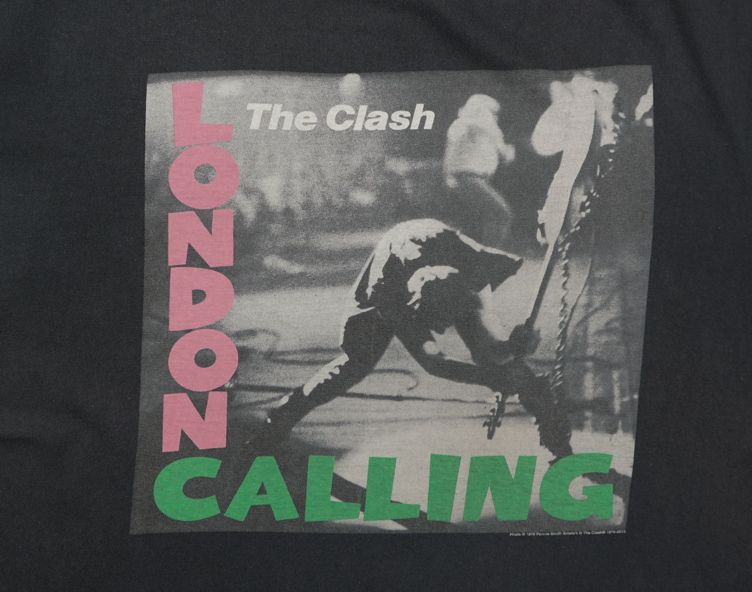 Band Tees × Vintage Vintage 2013 The Clash Band Concert T-Shirt Size US XL / EU 56 / 4 - 2 Thumbnail