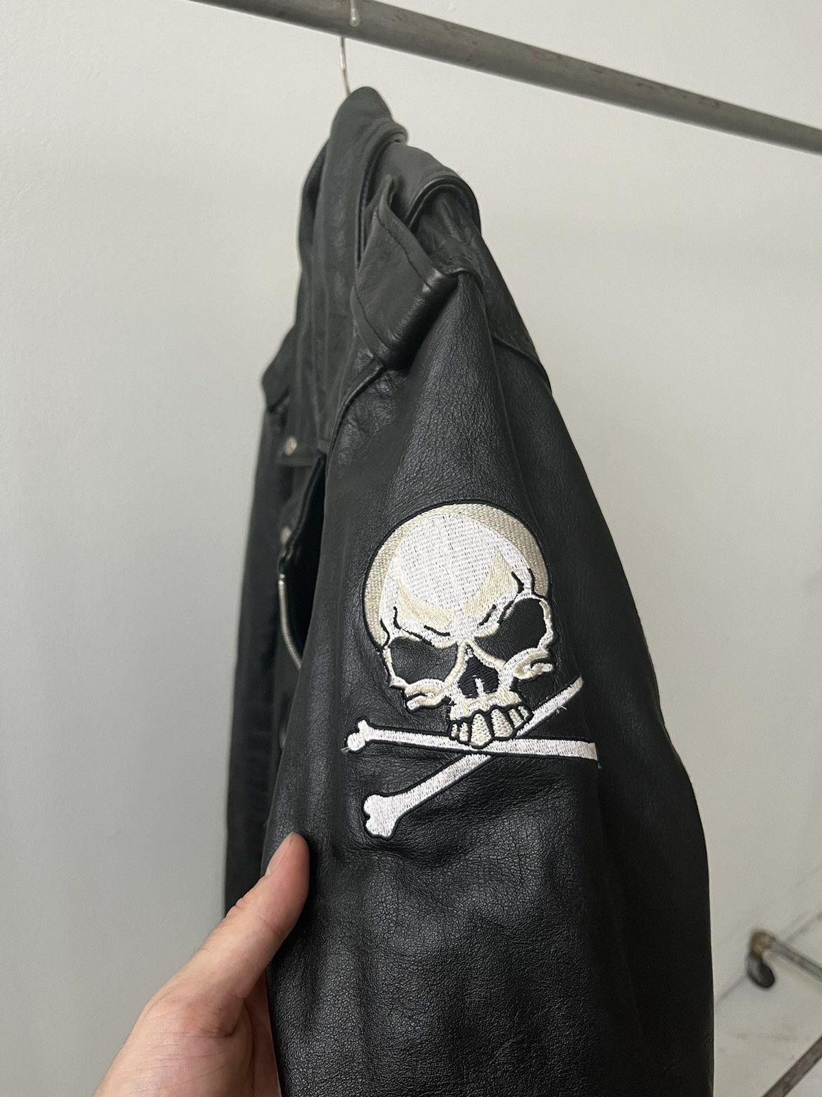 Vintage VINTAGE LEATHER BIKER JACKET SKULLS Size US L / EU 52-54 / 3 - 6 Thumbnail