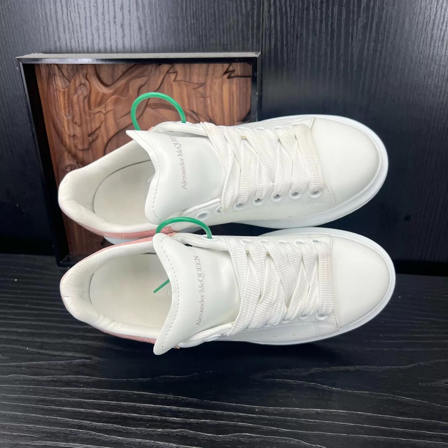 Alexander McQueen Alexander McQueen white pink croc women's 34.5 99new Size US 4 / IT 34 - 5 Thumbnail