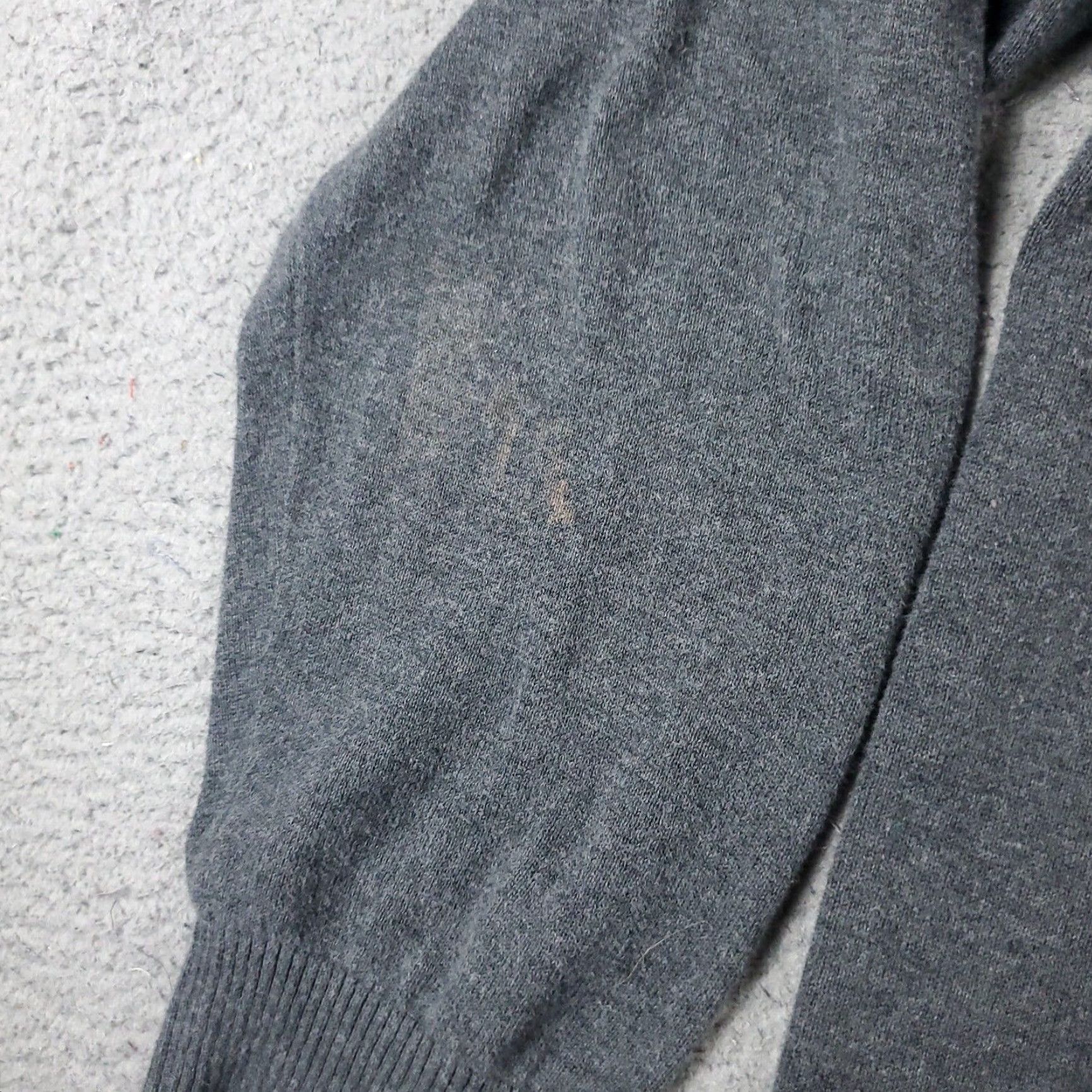 Tommy Hilfiger VINTAGE Tommy Hilfiger Sweater Men's 2XL Pullover V-Neck Gray Casual Knit Logo Fall Winter Men's Size US XXL / EU 58 / 5 - 6 Thumbnail