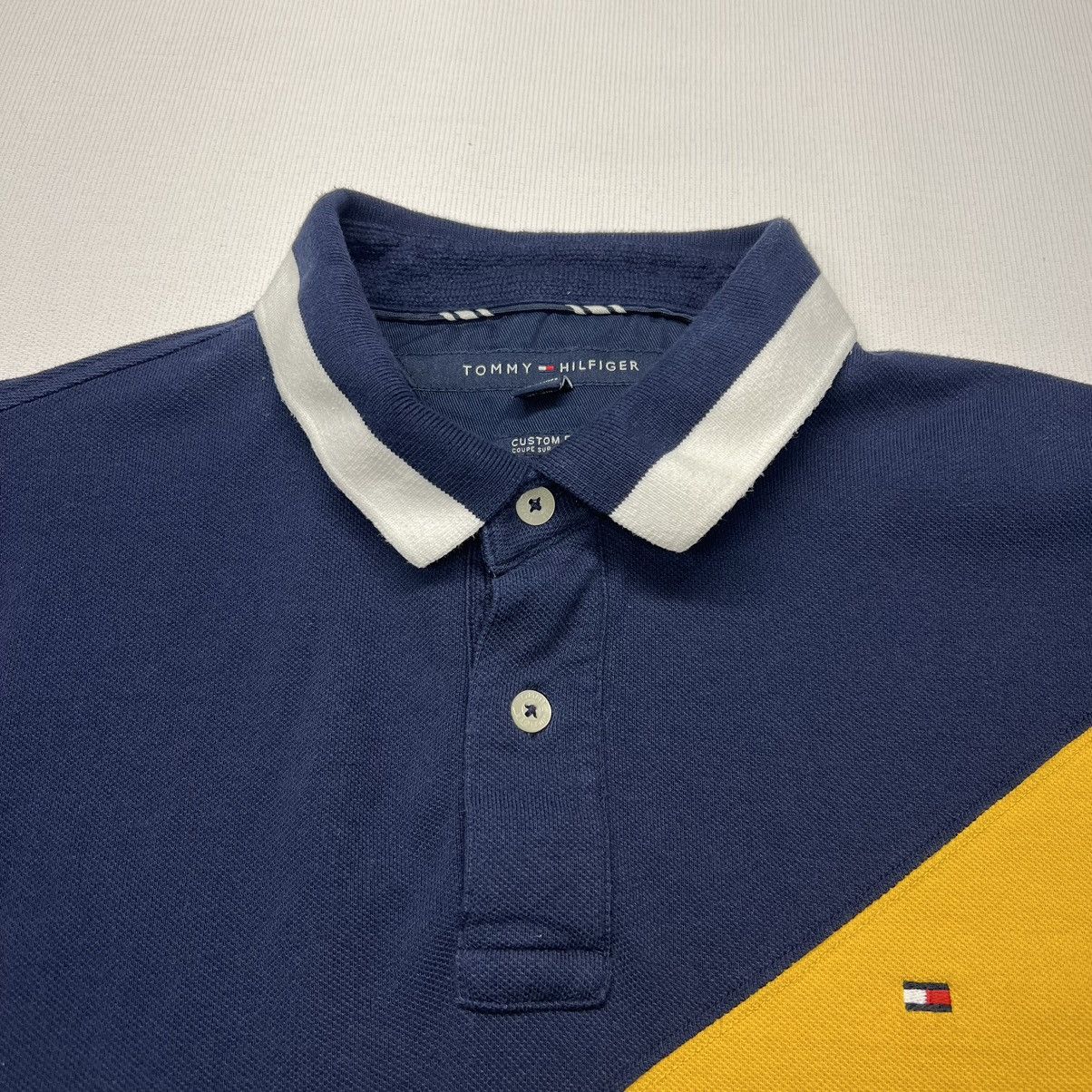 Tommy Hilfiger Tommy Hilfiger Polo Blue Yellow Custom Fit White Golf Flag Size US L / EU 52-54 / 3 - 2 Thumbnail