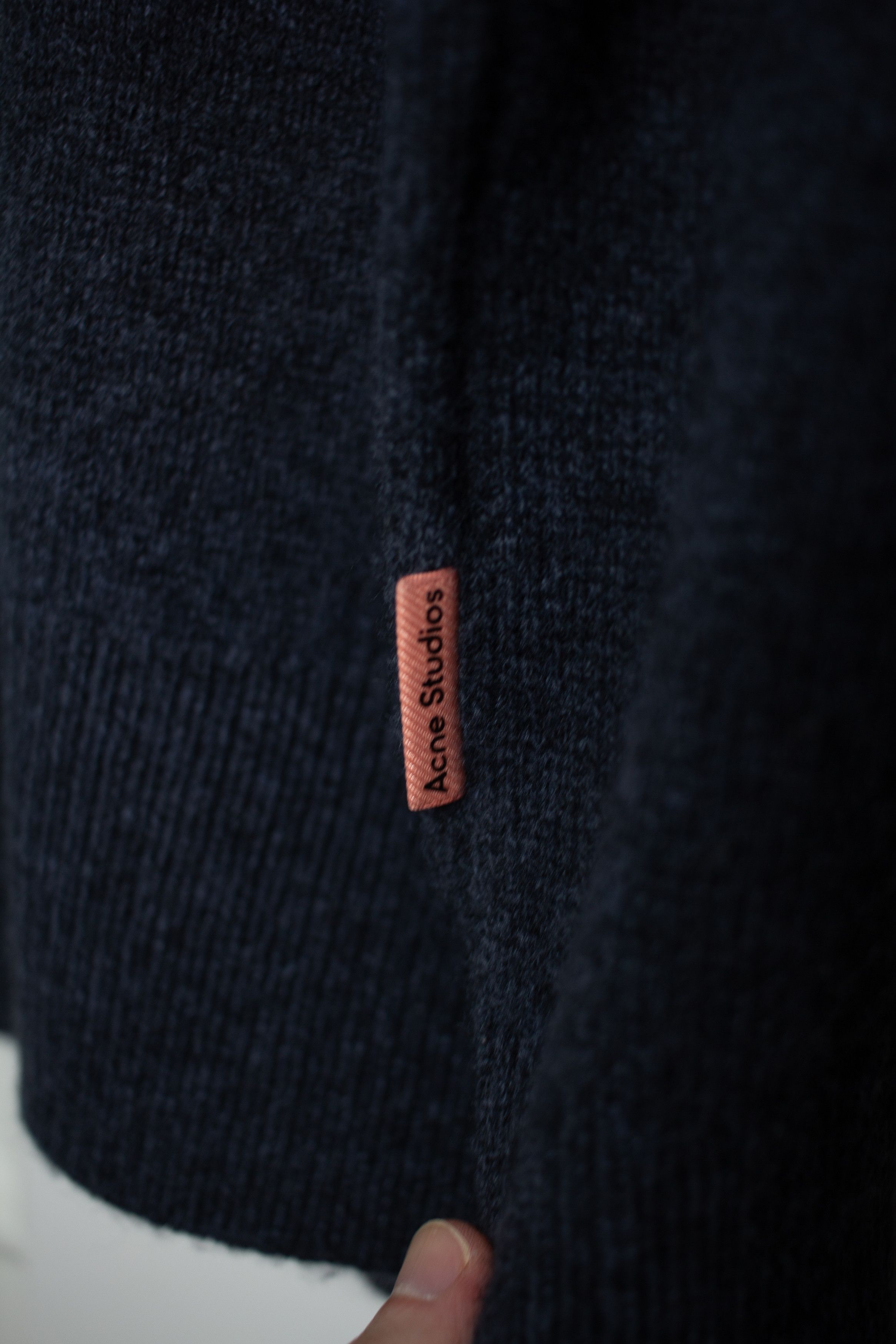 Acne Studios V-Neck Wool Cashmere Jumper Size US L / EU 52-54 / 3 - 4 Thumbnail