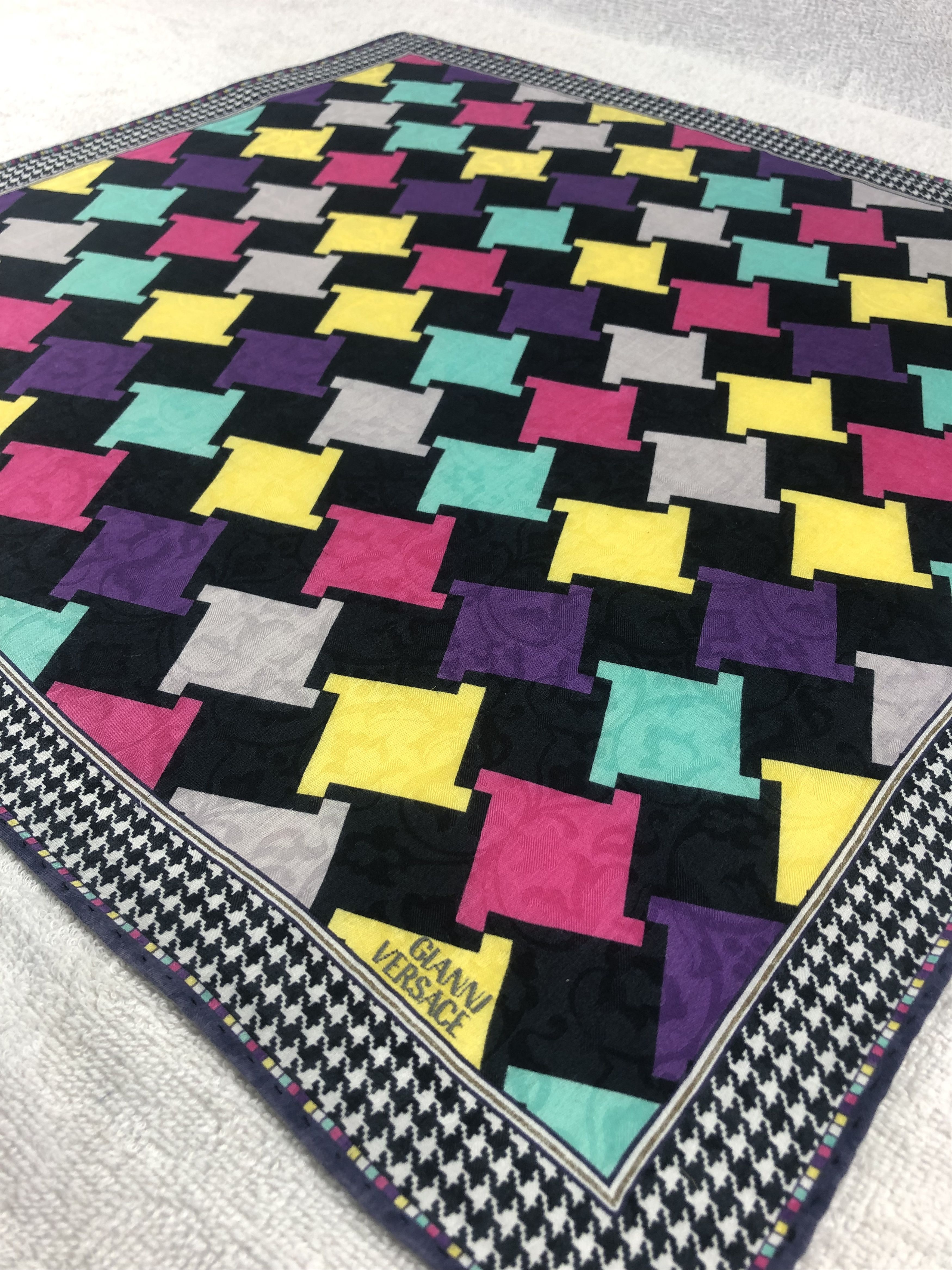 Versace Gianni Versace Handkerchief / Bandana / Neckerchief A1300 Size ONE SIZE - 4 Thumbnail