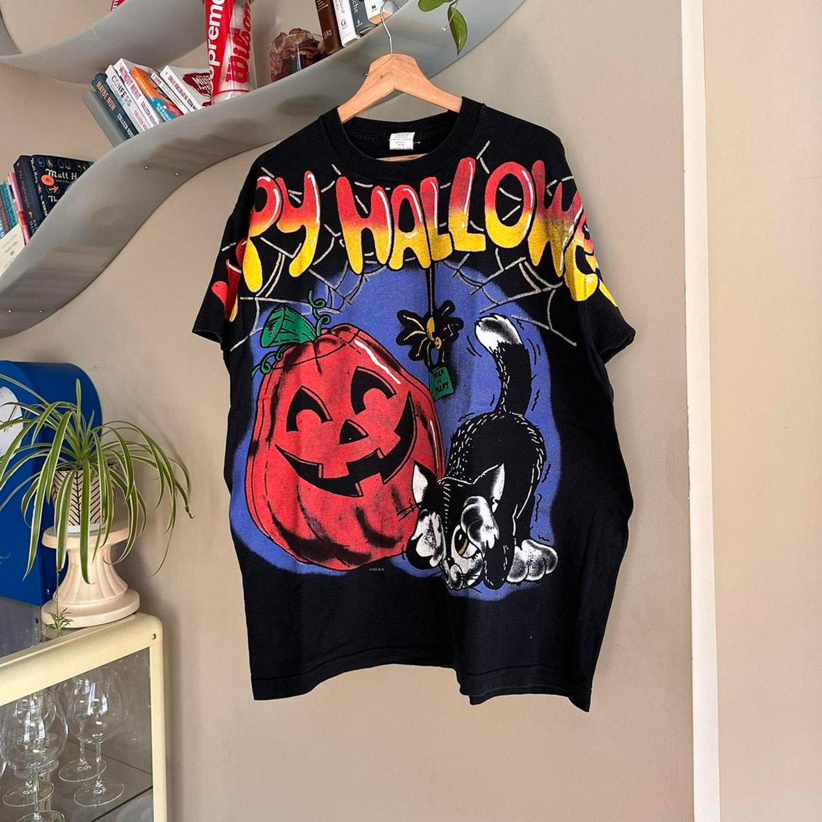 Vintage Vintage 1996 Halloween All Over Print Shirt Size US L / EU 52-54 / 3 - 1 Thumbnail