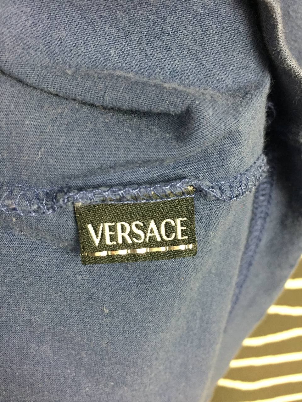 Versace Vtg Versace Sport Medusa Logo V-Neck Casual Tee Size US L / EU 52-54 / 3 - 13 Thumbnail