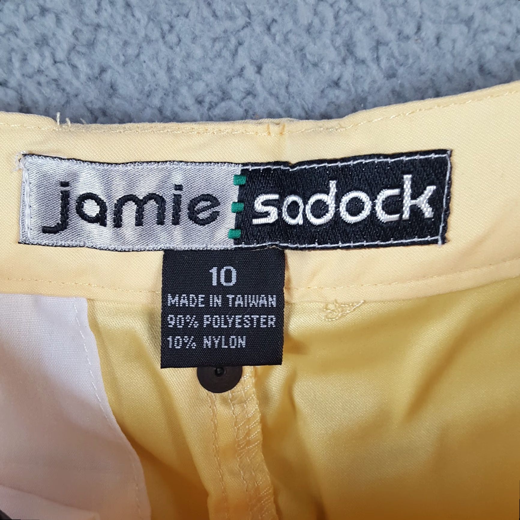 Vintage VINTAGE Jamie Sadock Chino Shorts Women's 10 Relaxed High Waist Yellow Pockets 90s Y2K Preppy Retro Golf Size 32" / US 10 / IT 46 - 6 Thumbnail