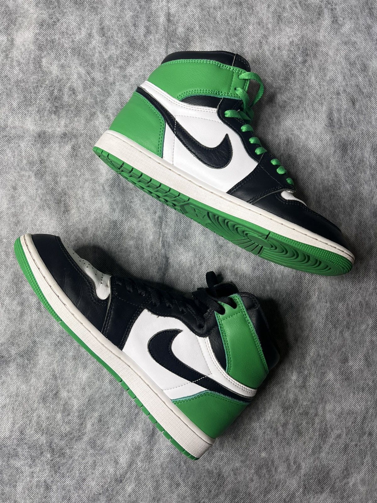 Nike Nike Air Jordan 1 High Lucky Green Size 10 Size US 10 / EU 43 - 2 Thumbnail