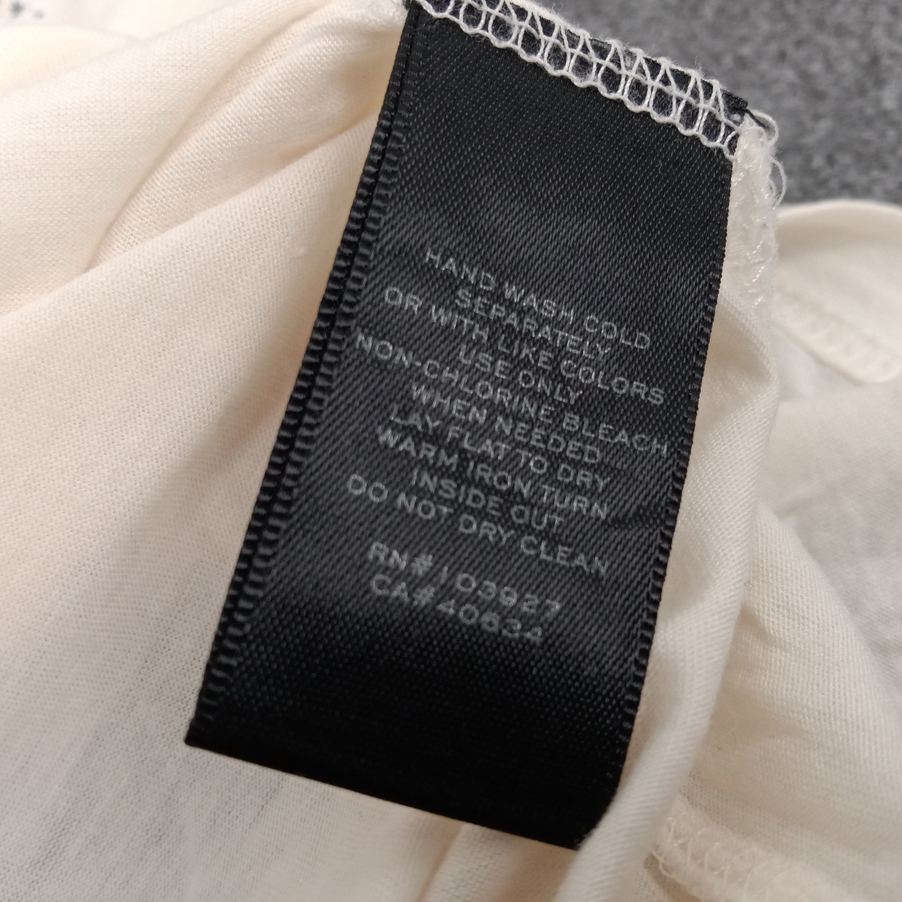 Designer × Marc by Marc Jacobs × Vintage Marc By Marc Jacobs Designer Art Tshirt Size XS / US 0-2 / IT 36-38 - 7 Thumbnail