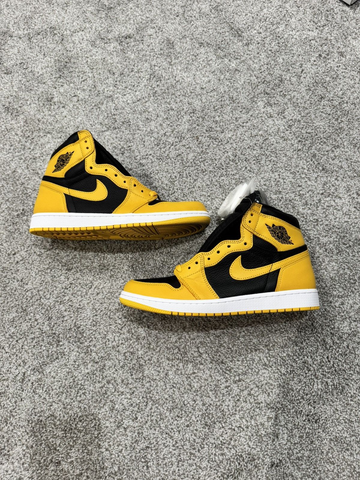 Nike Air Jordan 1 Retro High OG “Taxi” Size US 10 / EU 43 - 2 Thumbnail