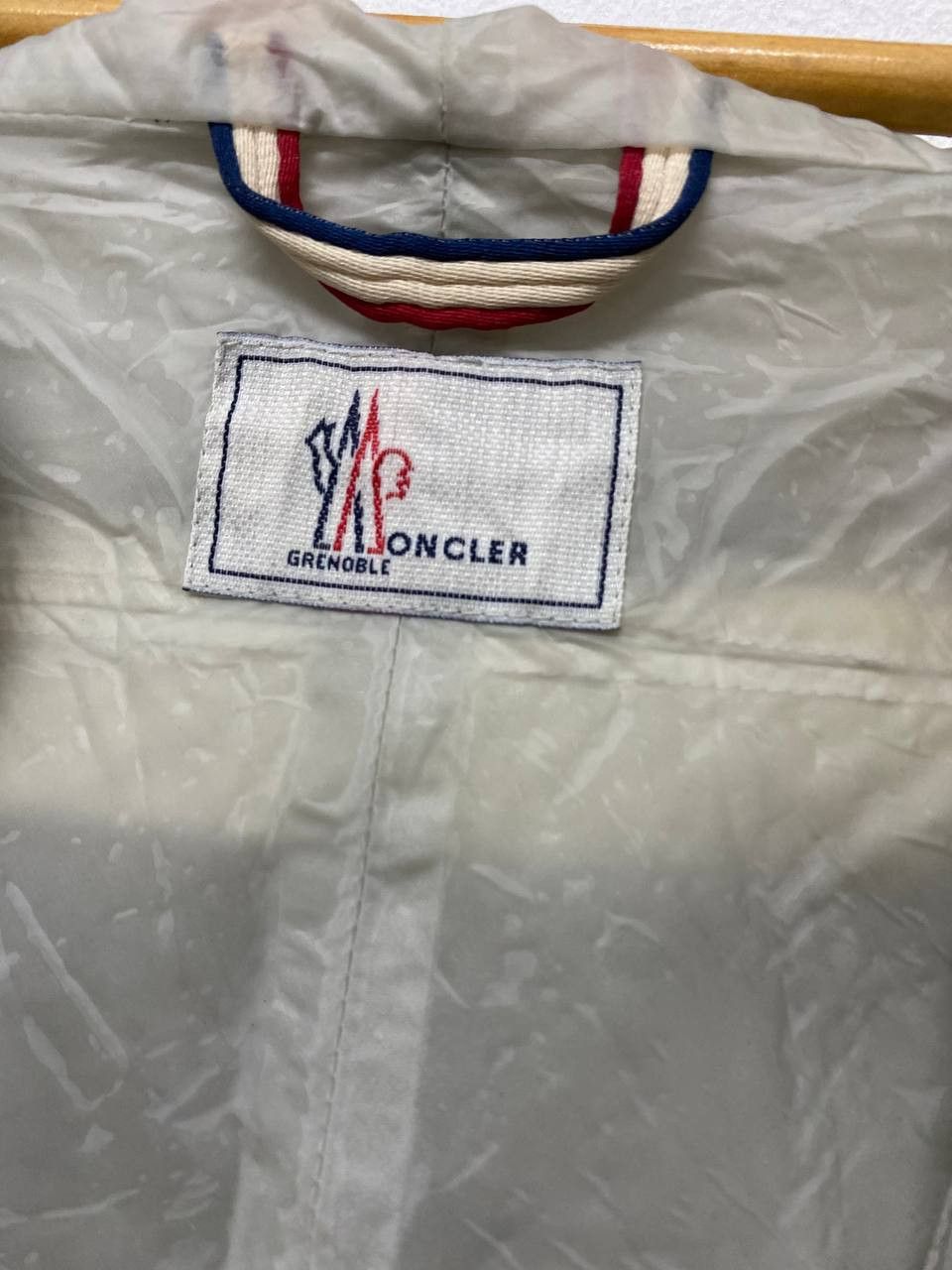 Moncler moncler olonne grenoble light jacket very nice design Size US L / EU 52-54 / 3 - 6 Thumbnail