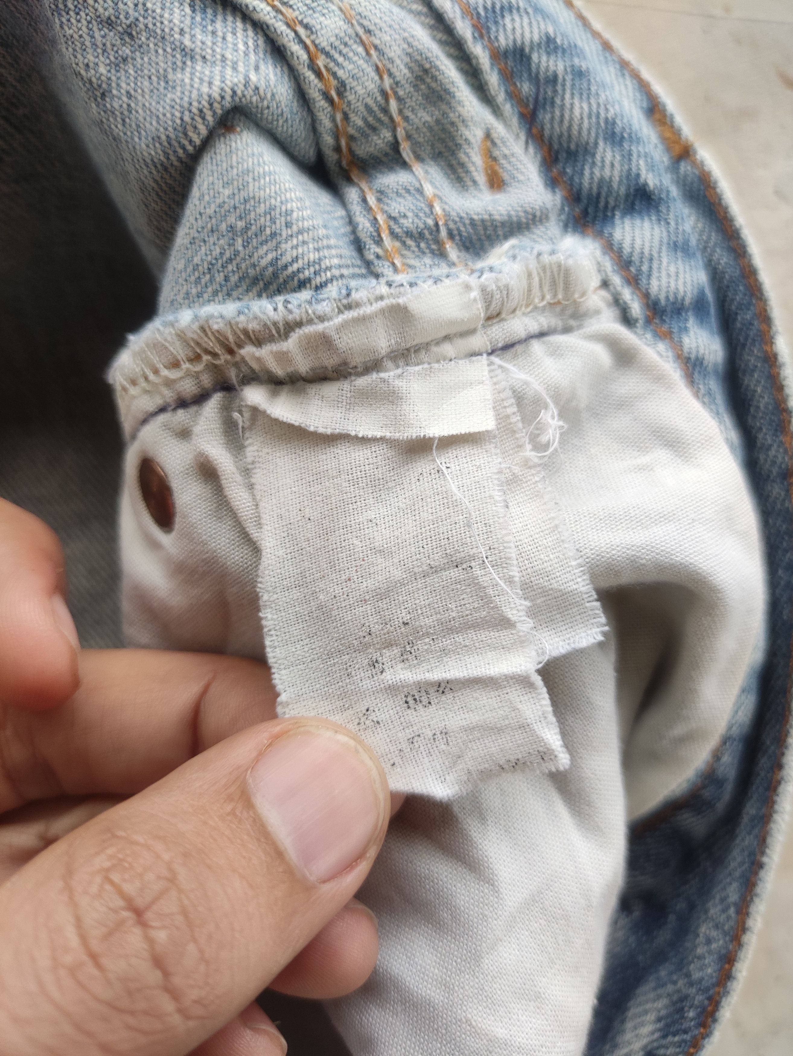 Levi's Vintage Levis 501 Button Baggy Distressed Faded Denim Size US 27 - 7 Thumbnail