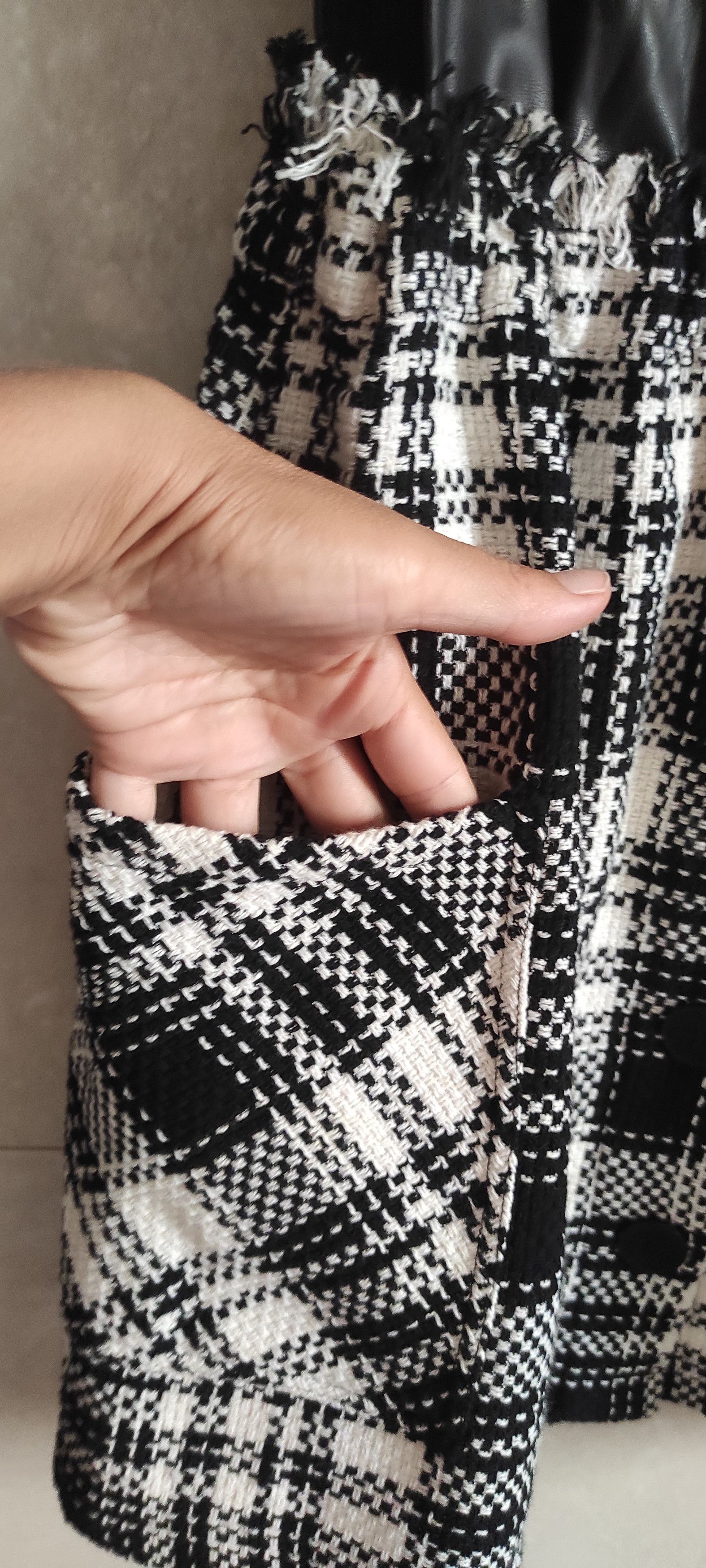 Zara Zara Faux Leather Sleeveless Check Tweed Pinafore Dress Size S / US 4 / IT 40 - 5 Thumbnail