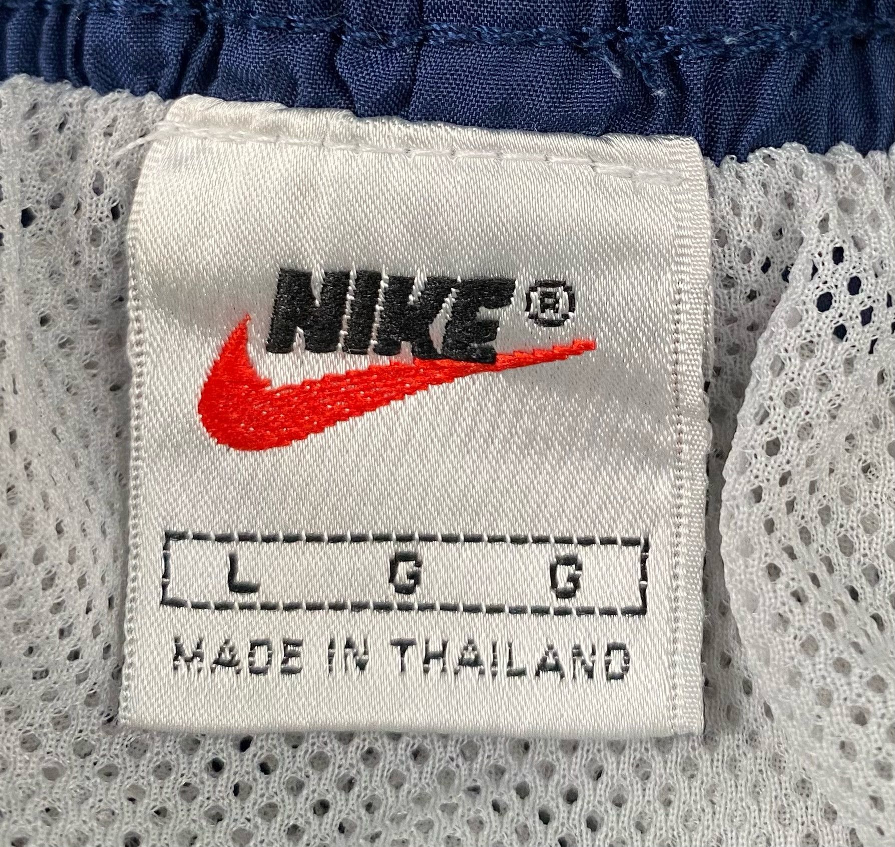 Nike 90’s Nike Spellout White Tag Navy Windbreaker Shorts Large Size US 36 / EU 52 - 5 Thumbnail