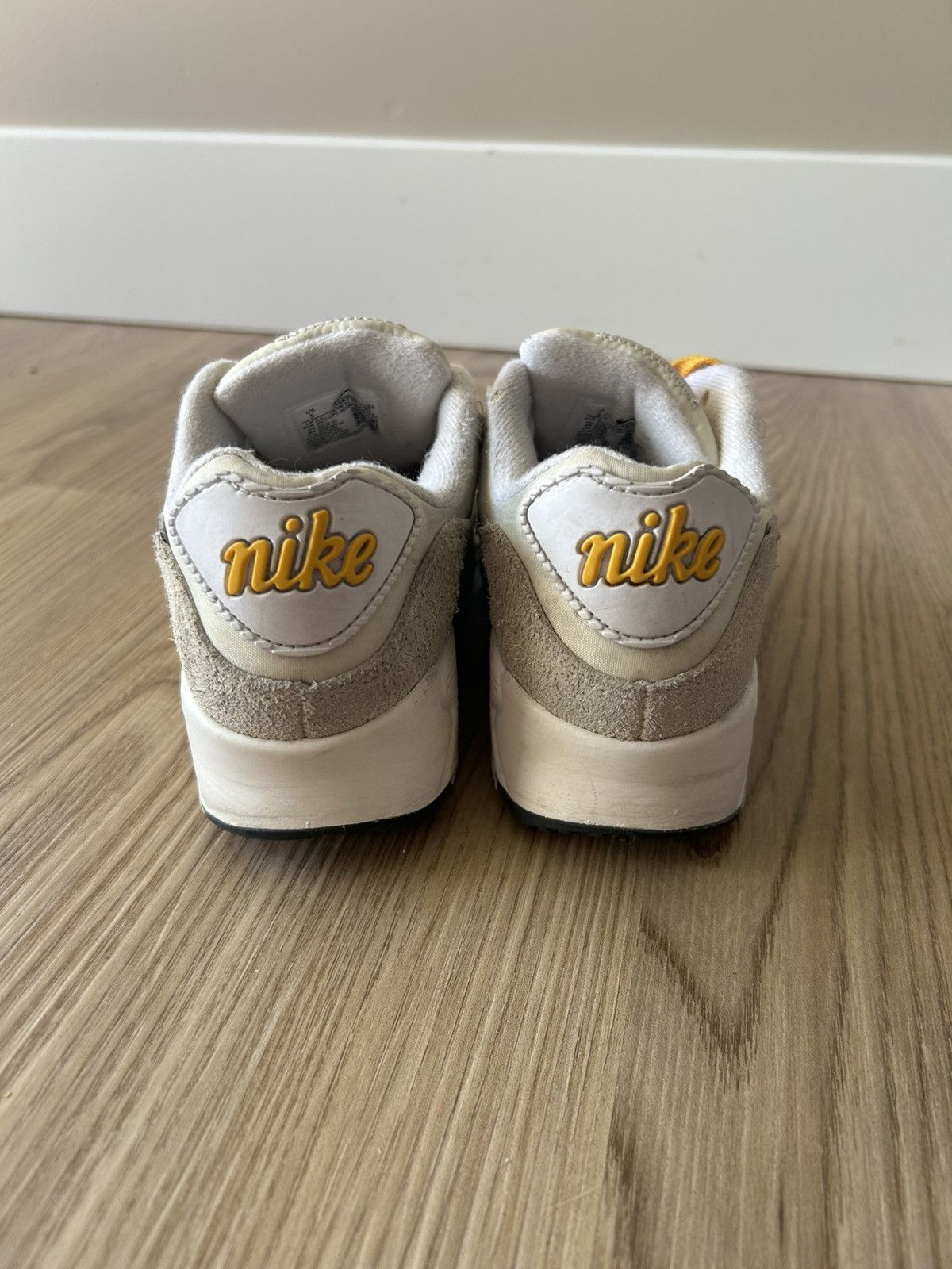 Nike Nike Airmax 90 Gold Emblem Size US 5 / IT 35 - 3 Thumbnail