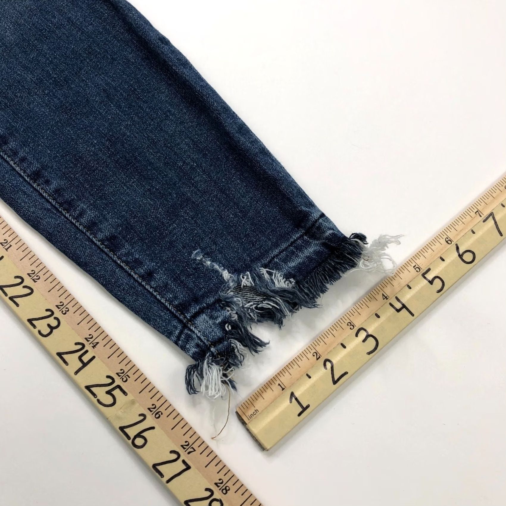 Frame FRAME Le Skinny De Jeanne Crop Jeans 24 Low Rise Raw Hem Cut Off Denim Womens Slim Fit 26 Inseam 25W 26L 5-Pocket Union Blue Jeans Size 42" / US 20 - 4 Thumbnail