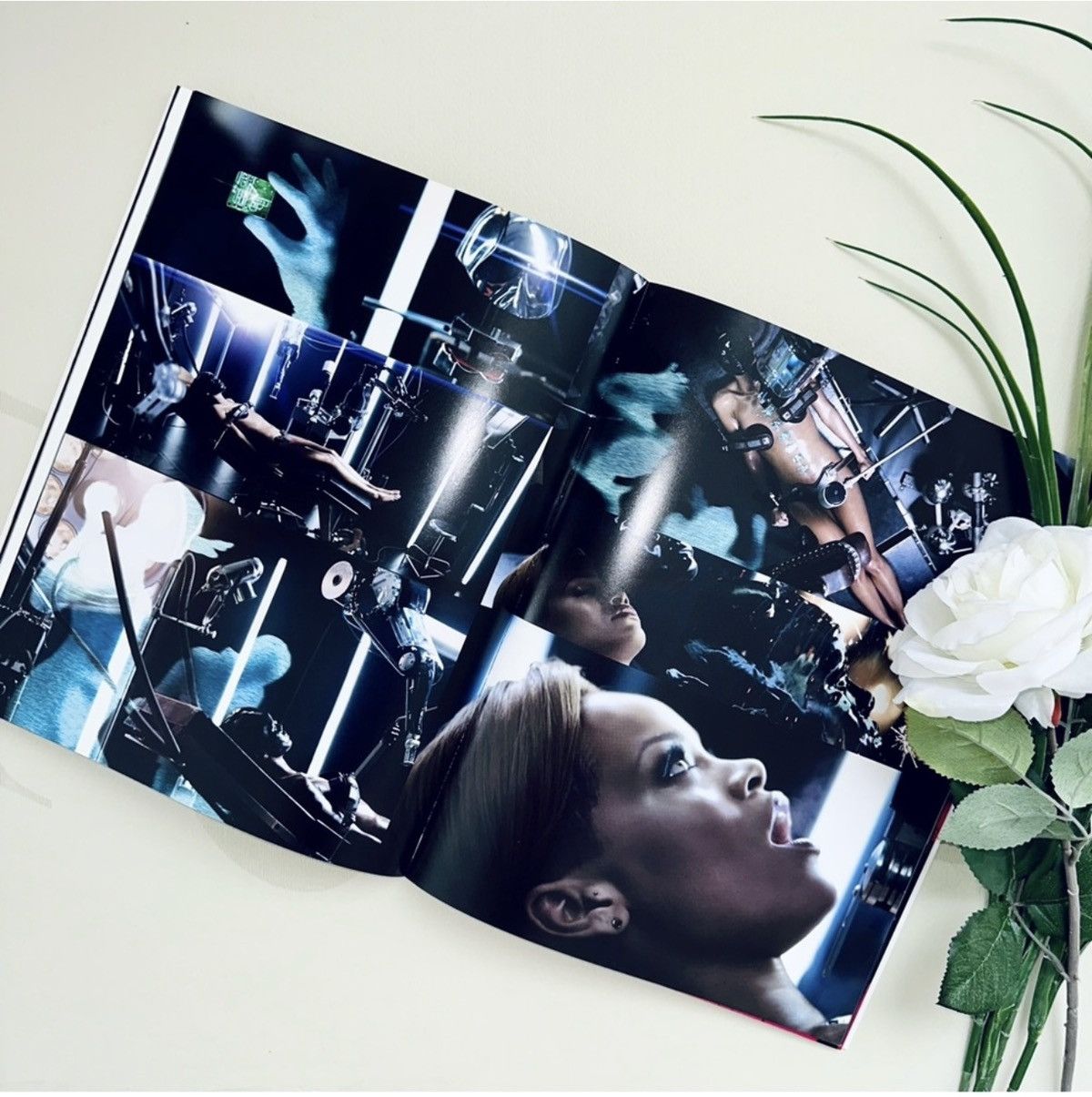 Rizzoli RIHANNA Tour Photo Book Size ONE SIZE - 5 Thumbnail