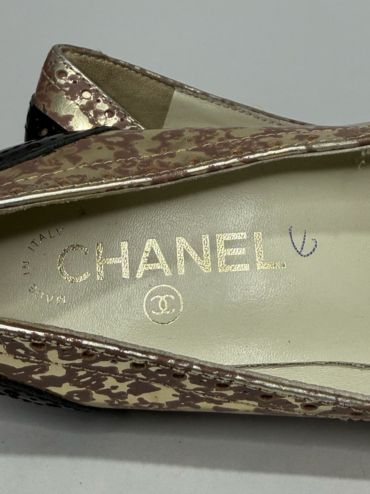 Chanel Chanel Metallic Gold & Black Cap-Toe Loafers Brogue 37EU Size US 7 / IT 37 - 7 Thumbnail