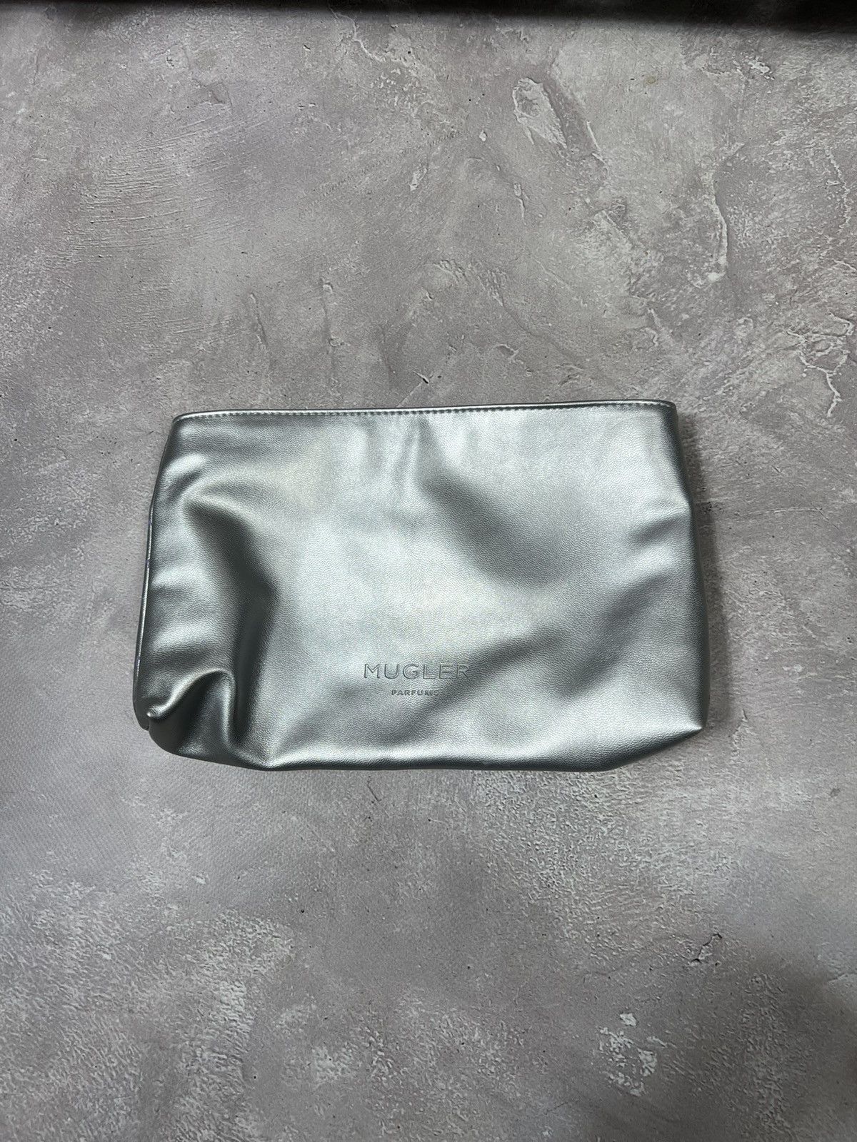 Mugler Vintage Mugler Silver Parfums Bag Size ONE SIZE - 1 Thumbnail