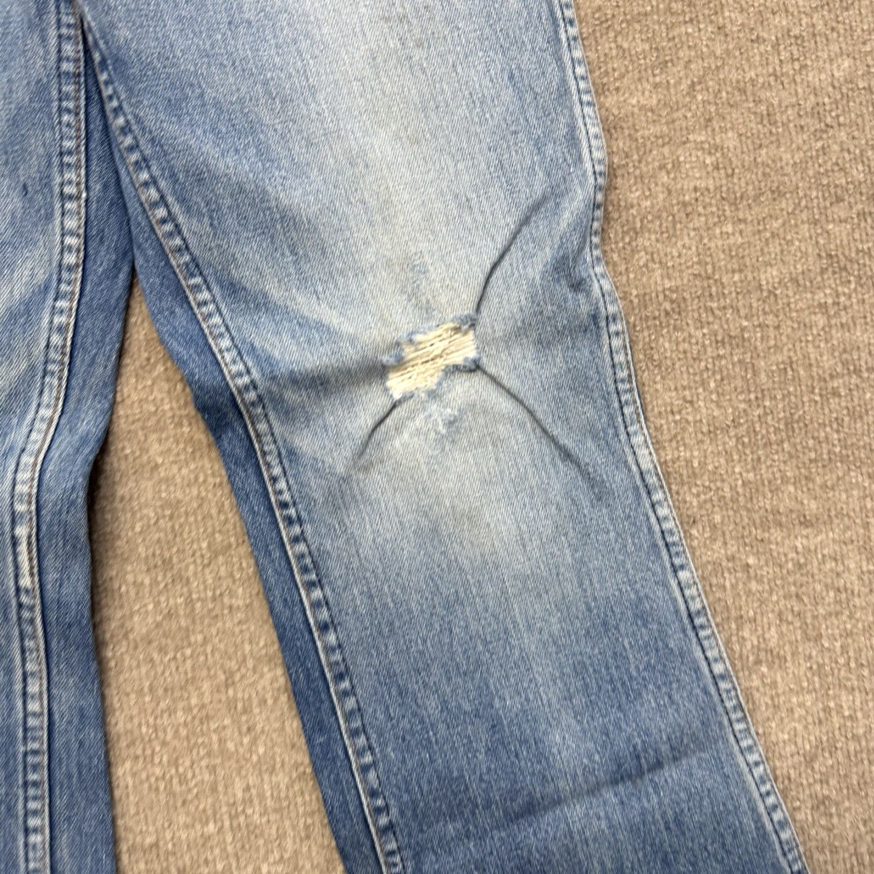 Wrangler VINTAGE Wrangler Jeans Mens 26x29 Denim USA Made Bell Bottom Flared 70s Distressed Pockets Wrangler Retro 945 Jeans Mens Jeans Blue 26x29 Size US 26 / EU 42 - 3 Thumbnail