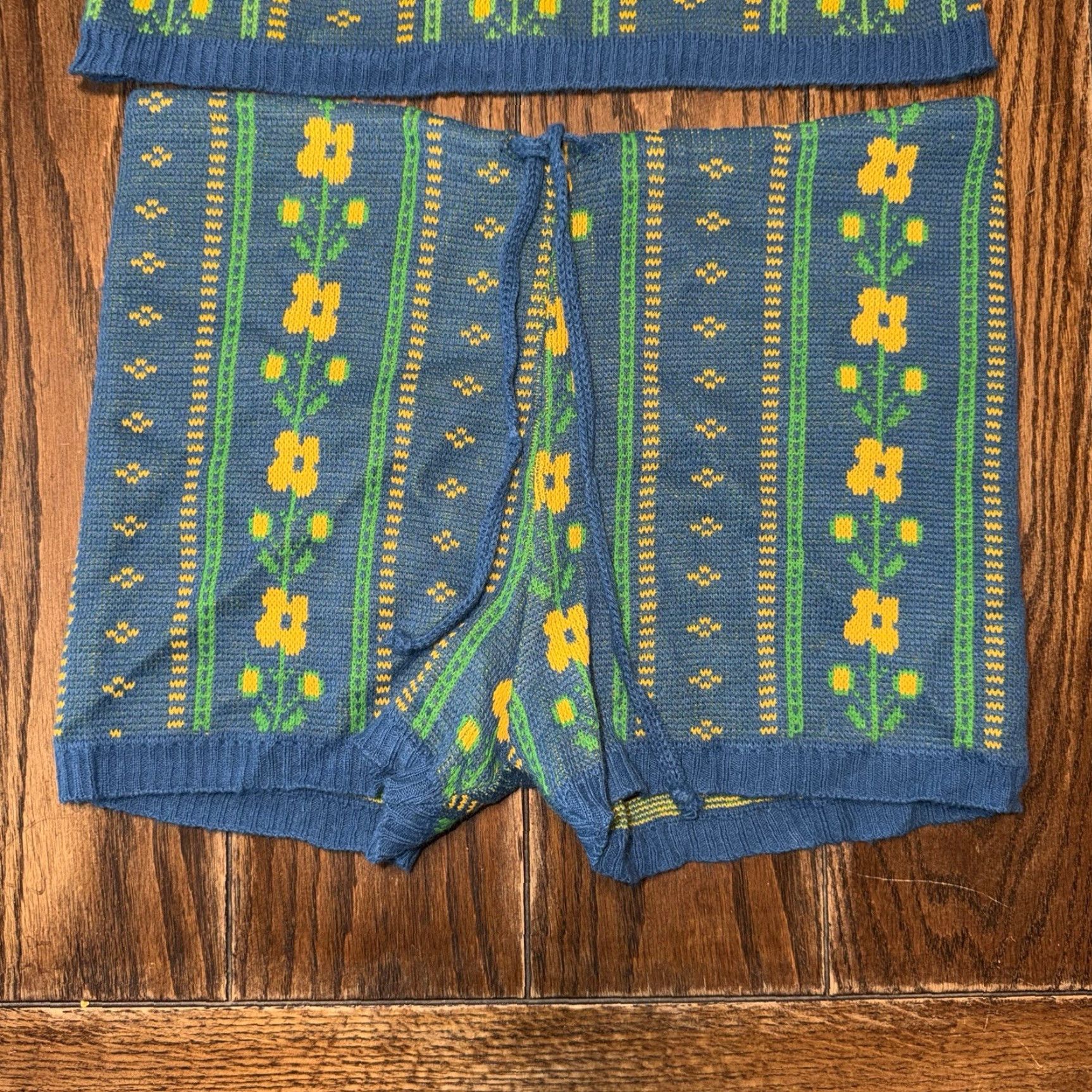 Vintage VINTAGE Charlie's Girls Erika Elias 70s Daisy Outfit Top And High Rise Shorts Size S / US 4 / IT 40 - 2 Thumbnail