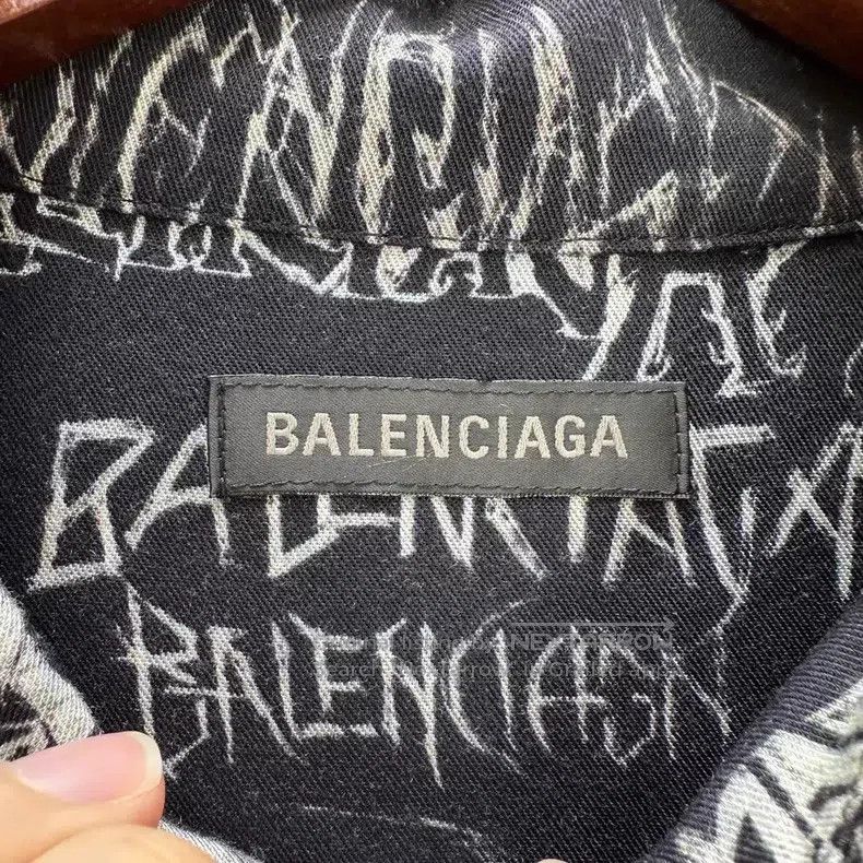 Balenciaga size 36 Graffiti Full Print Shirt