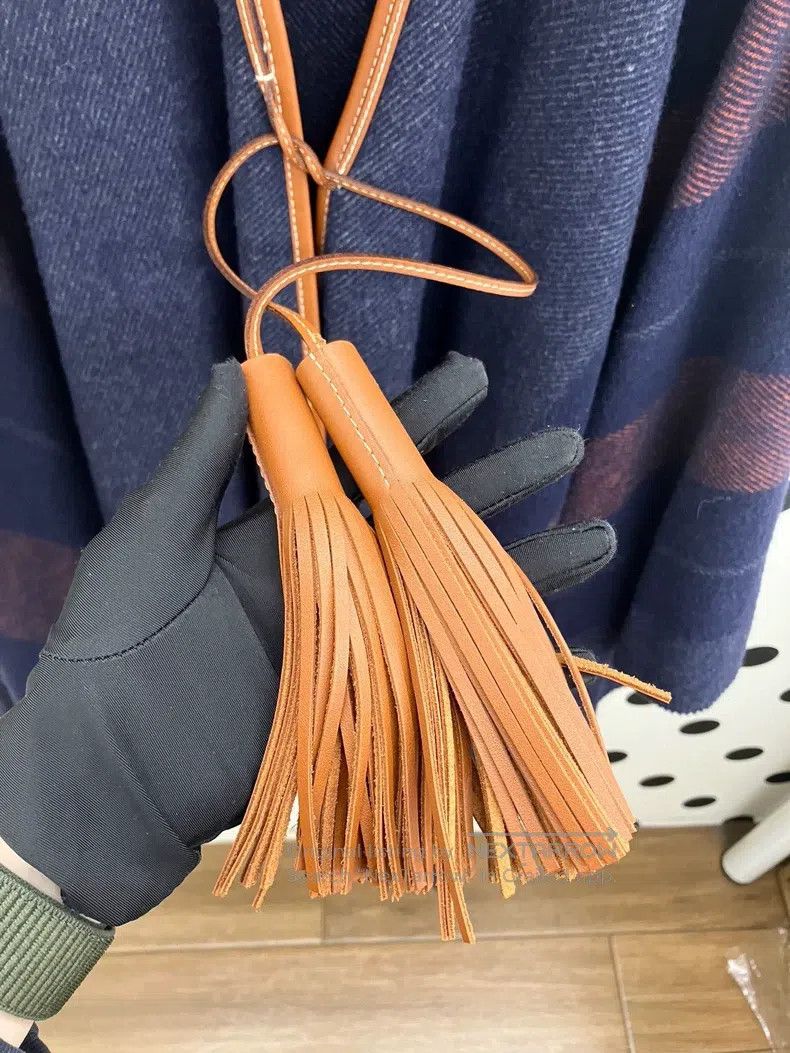 Hermes Hermes size 135×165 cm Dark Blue Wool Cloak Shawl Size M / US 6-8 / IT 42-44 - 2 Thumbnail