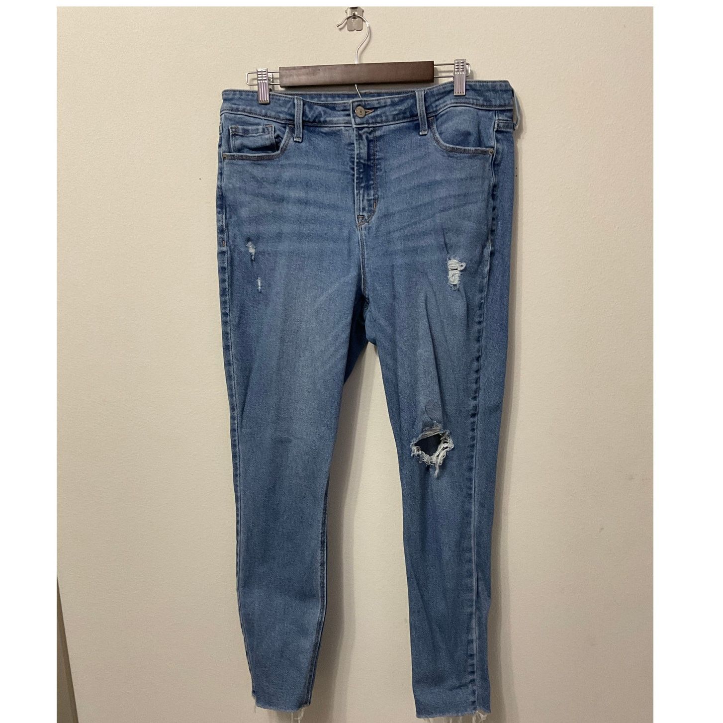 Old Navy Old Navy Women's Rockstar High Rise Super Skinny Jeans Sz 14 Size 36" / US 14 / IT 50 - 1 Thumbnail