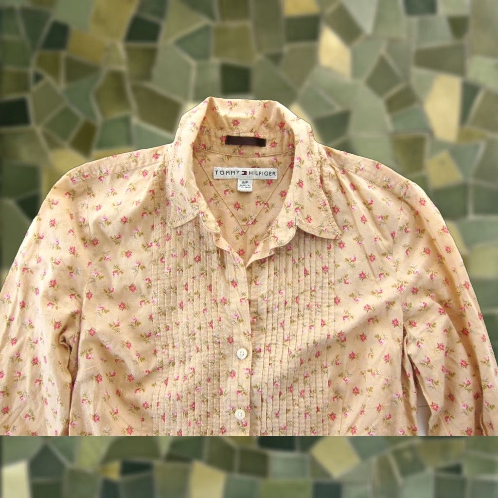 Tommy Hilfiger Tommy Hilfiger Cotton Pink Floral Blouse Small Long Sleeve Button Collar Pleated Ruffle Casual 90s Womens blouse Size S / US 4 / IT 40 - 1 Thumbnail