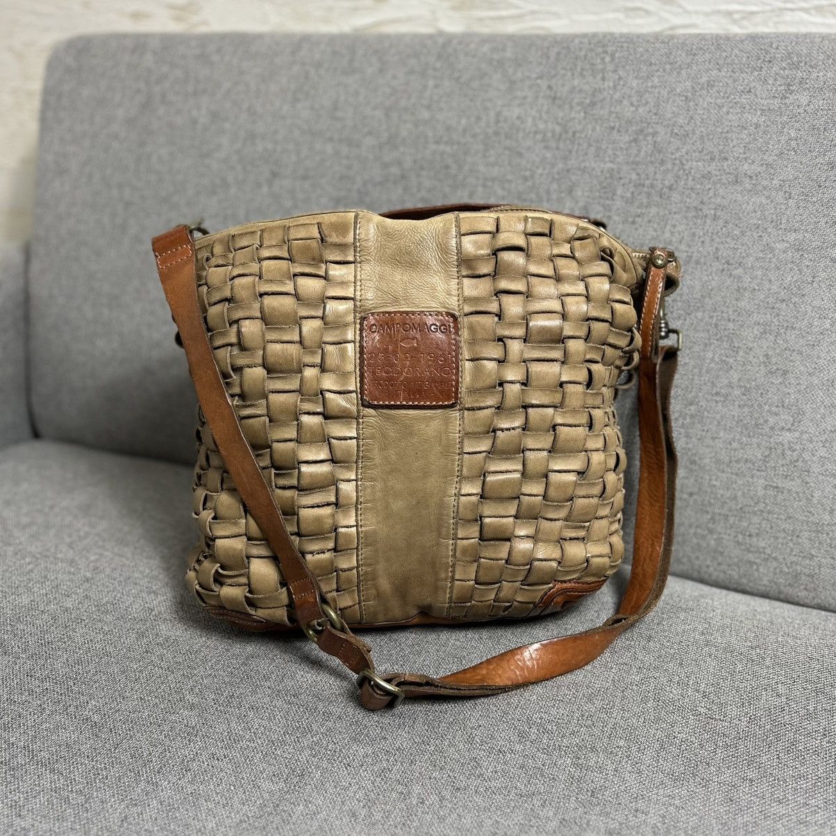 Campomaggi Campomaggi “Edera” Garment Dyed Cowhide Shoulder Bag Size ONE SIZE - 1 Thumbnail