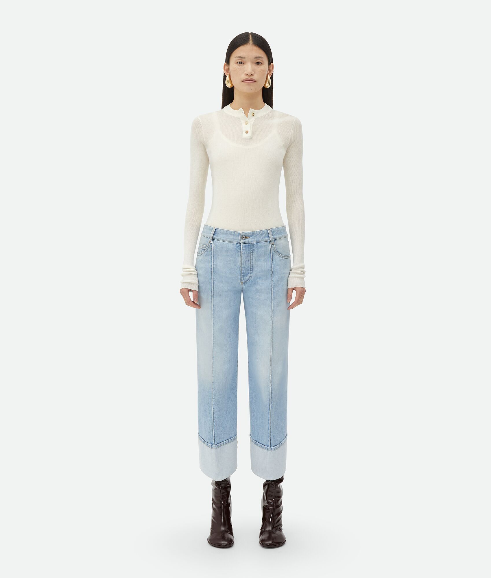 o1n1vont1225 Curved Shape Denim Jeans in Blue