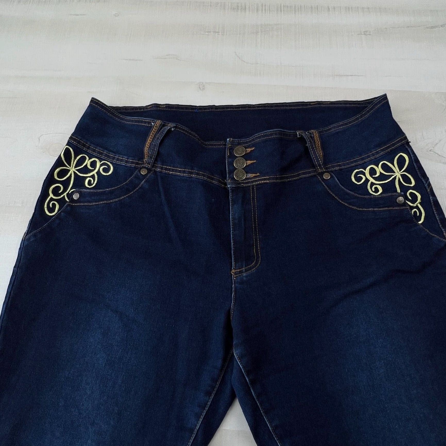 Vintage QQMY Womens Dark Wash Mid Rise Embroidered Pocket Juniors Jeans Size 21/22 Blue Cotton Blend Size 42" / US 20 - 2 Thumbnail