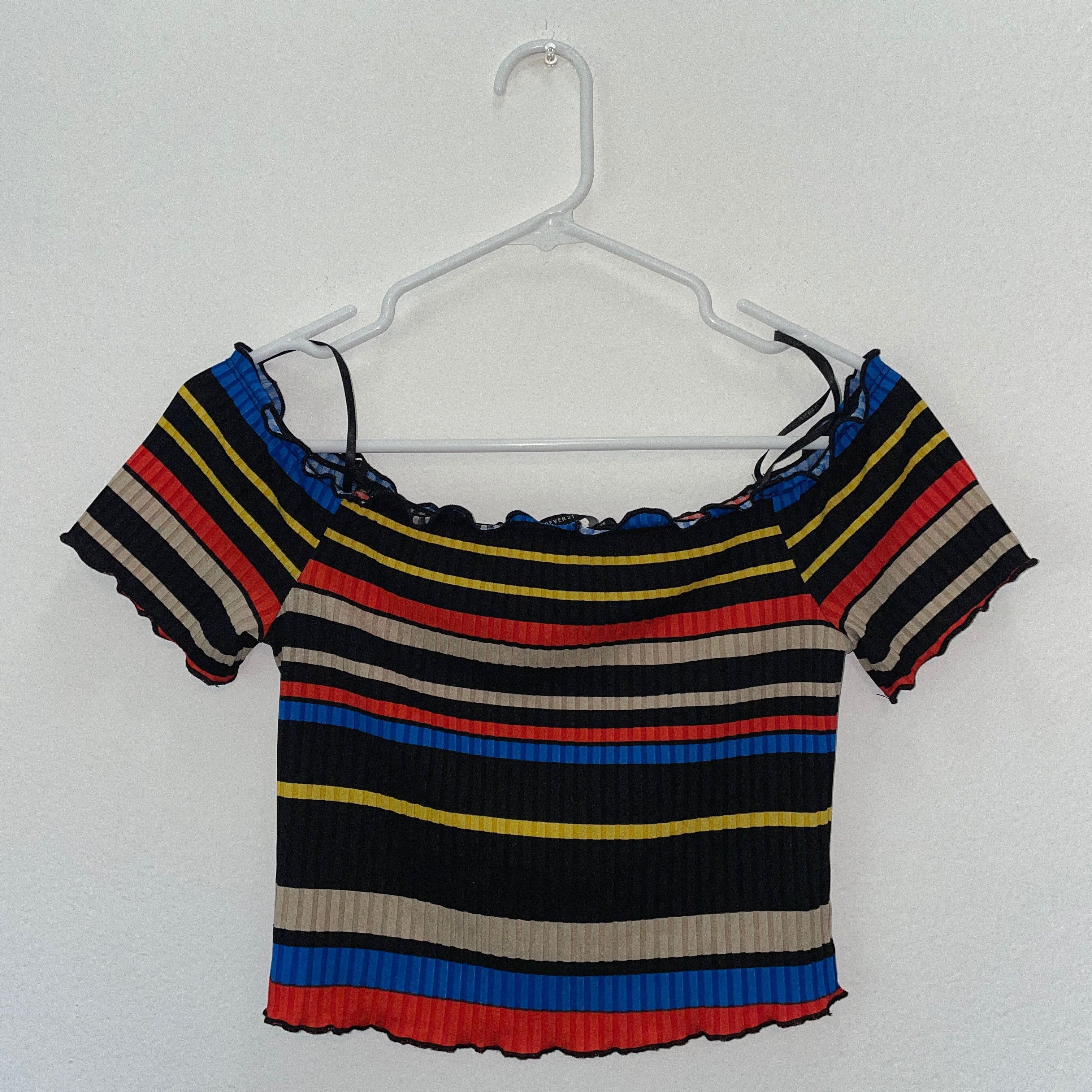 Forever 21 Forever 21 Striped Cropped Over the Shoulder Top Size M / US 6-8 / IT 42-44 - 1 Thumbnail